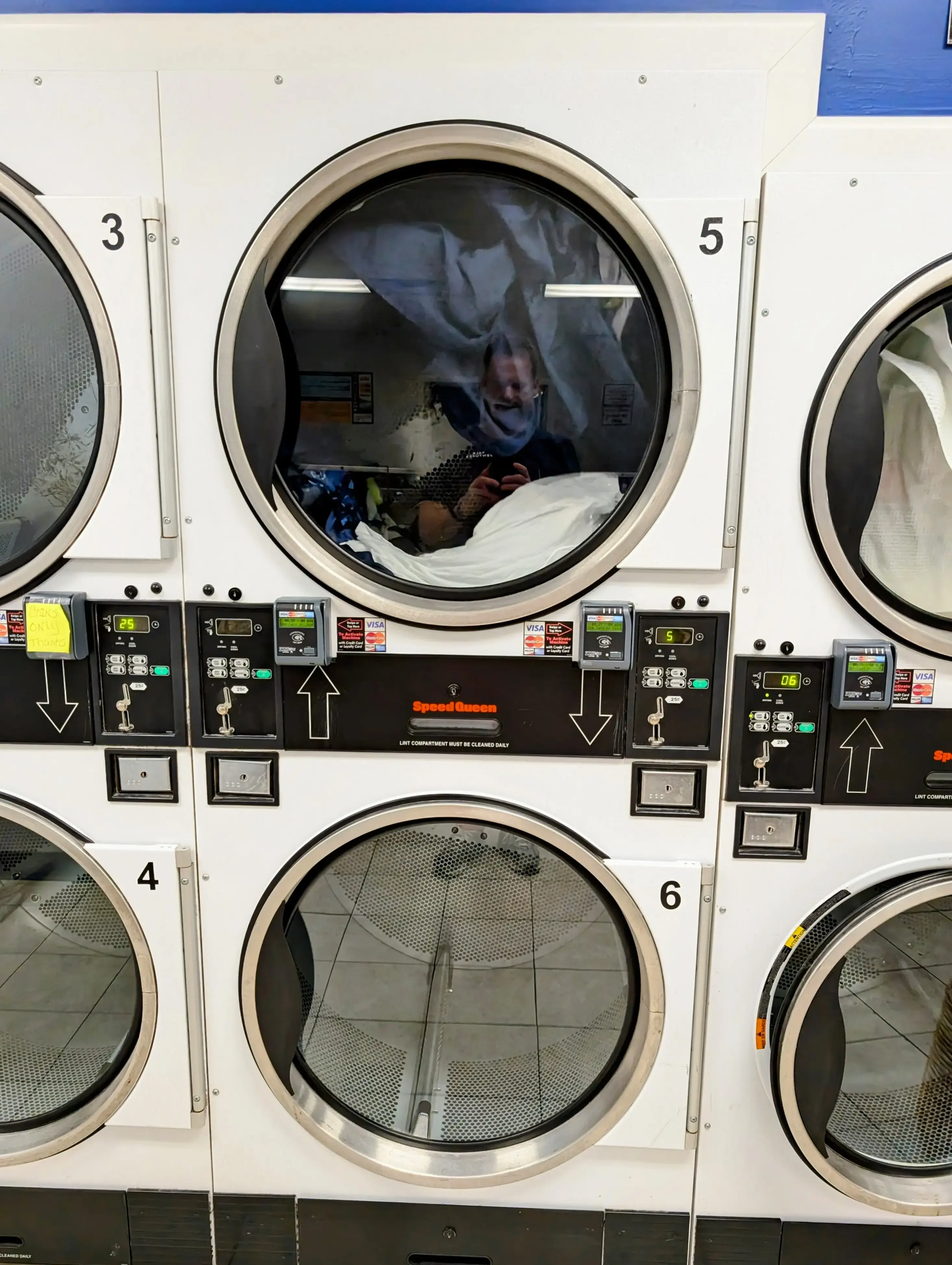 Bulldog Laundromat thumbnail 10
