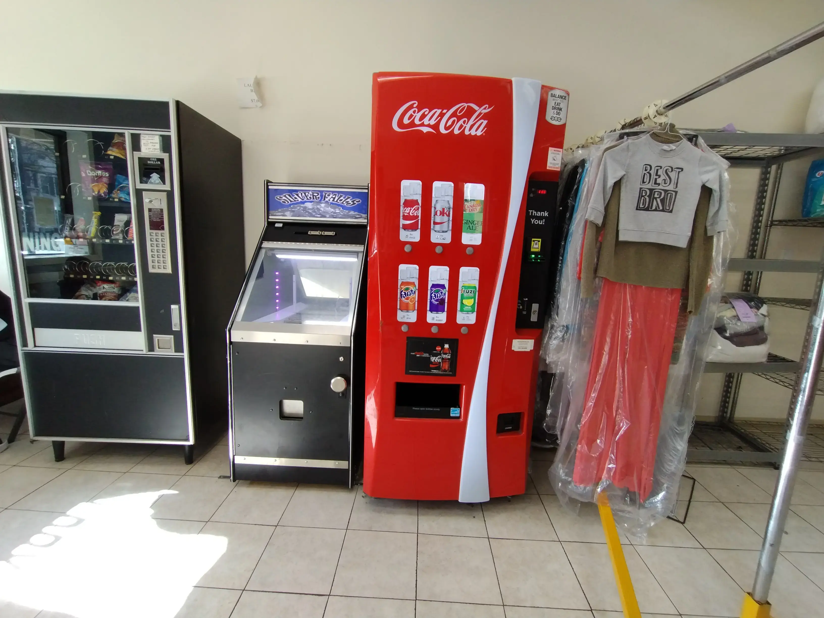 Bulldog Laundromat - Image 16