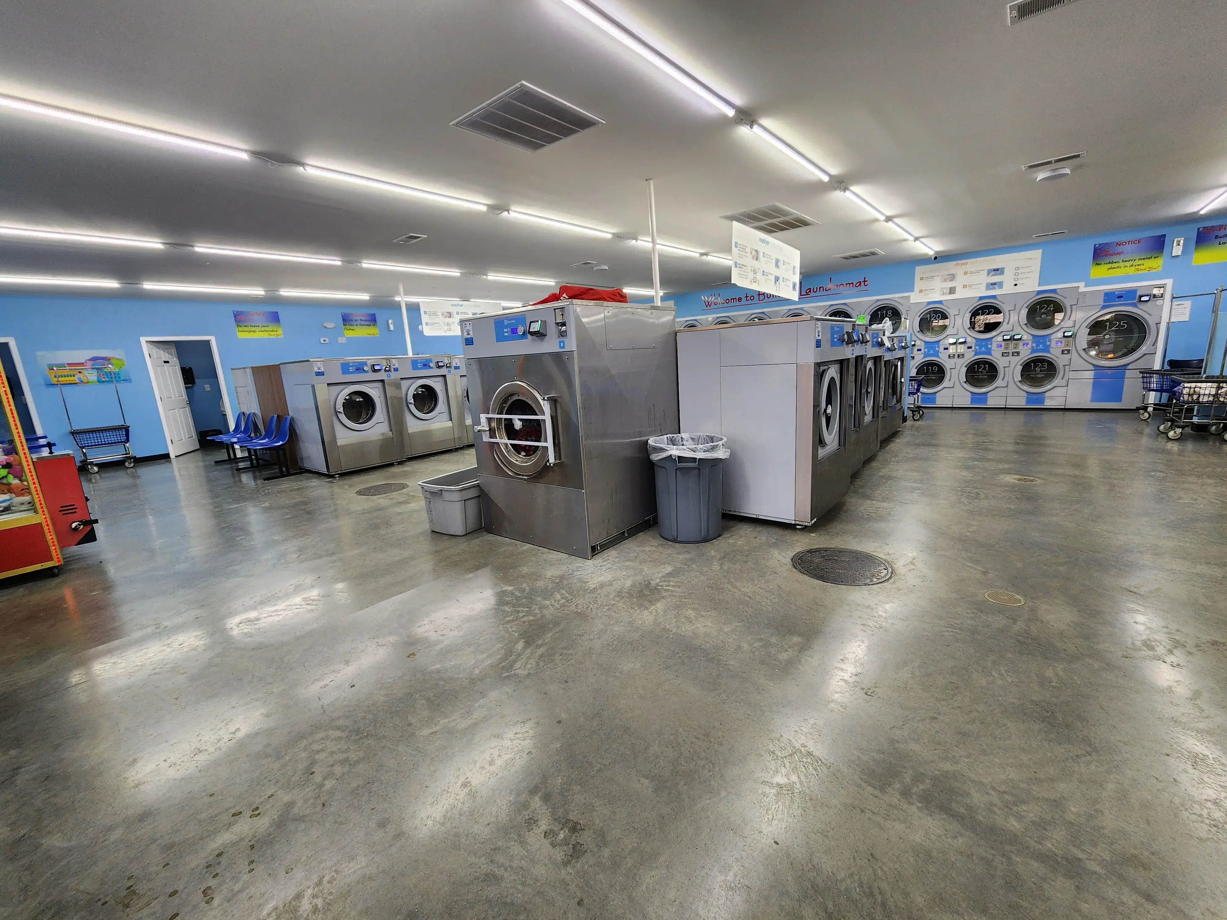 Bulldog Laundromat thumbnail 18