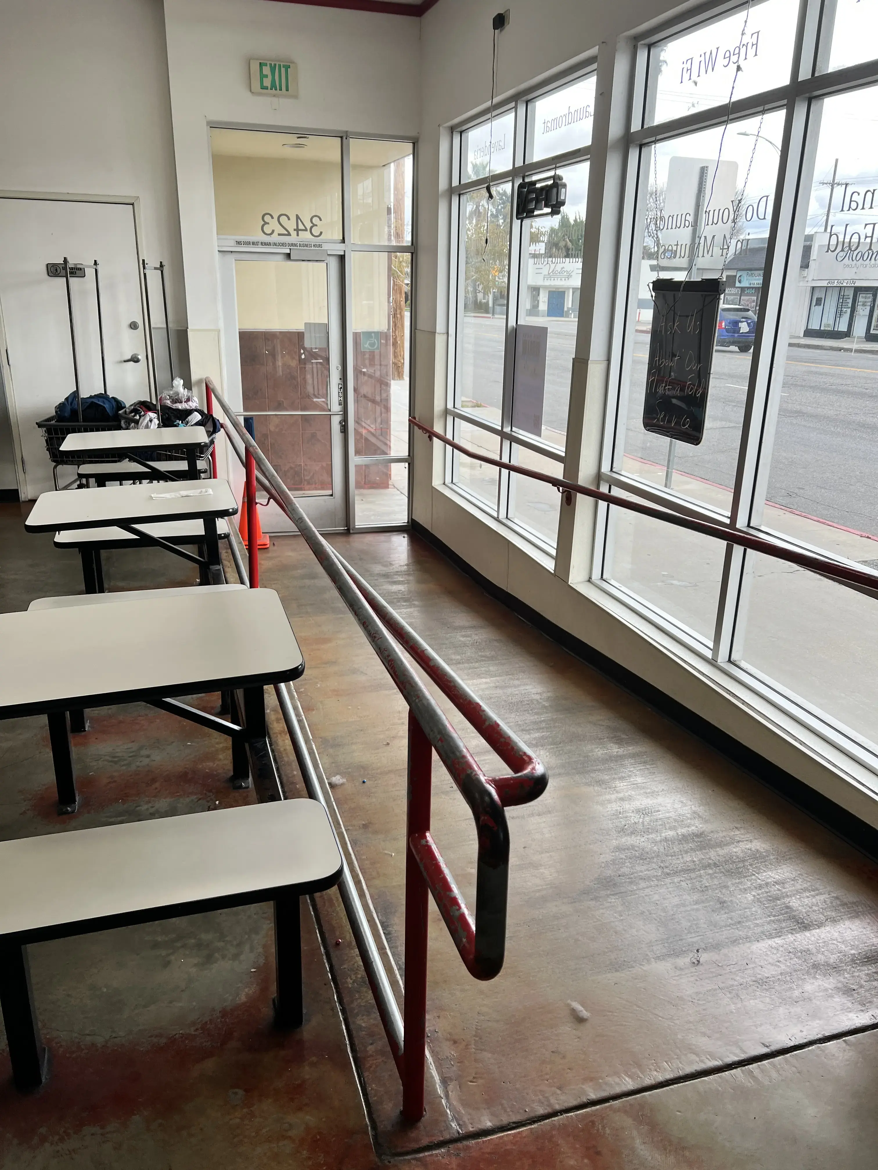 Burbank Laundry - Image 20