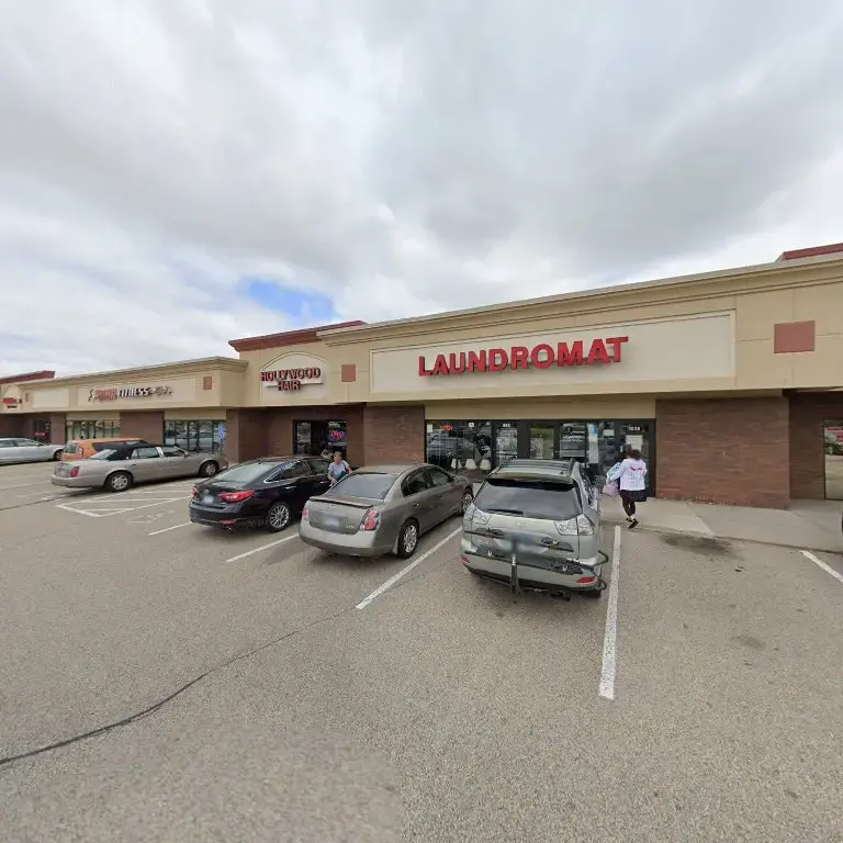Burnsville Laundromat - Image 10