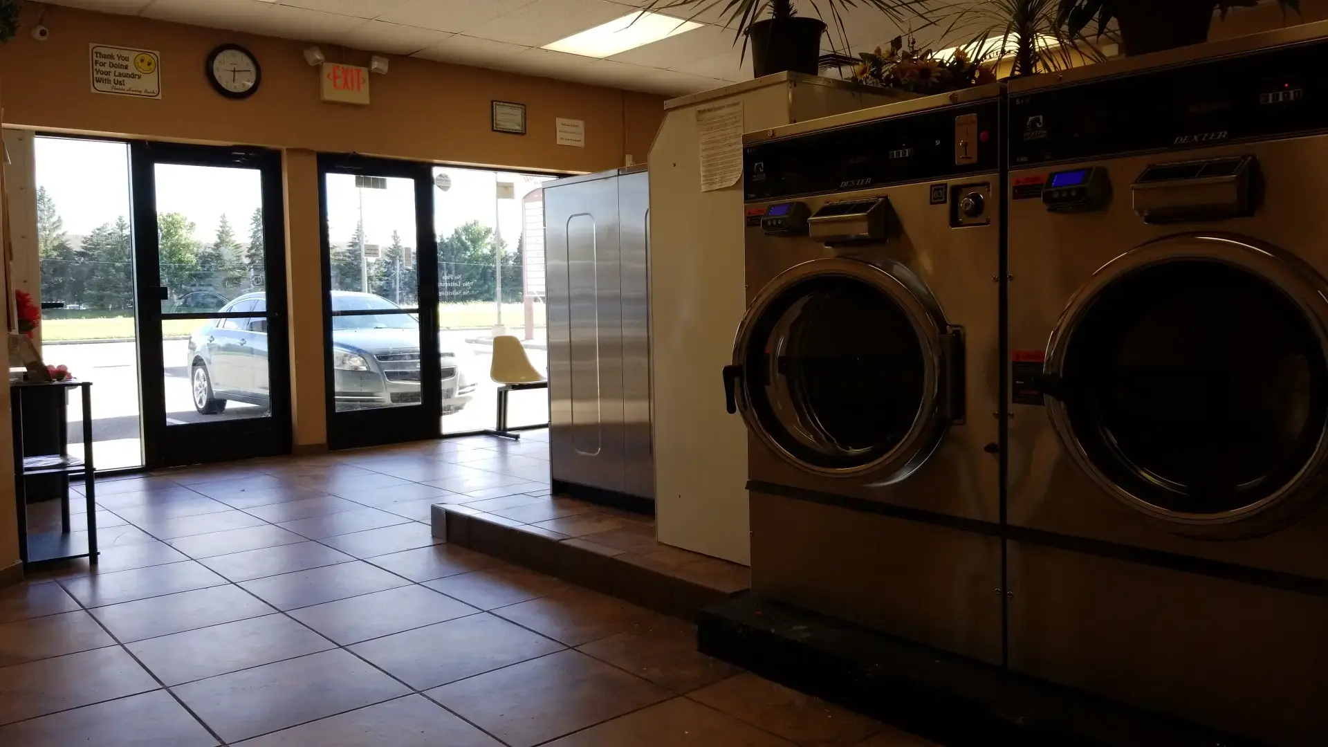 Burnsville Laundromat - Image 4