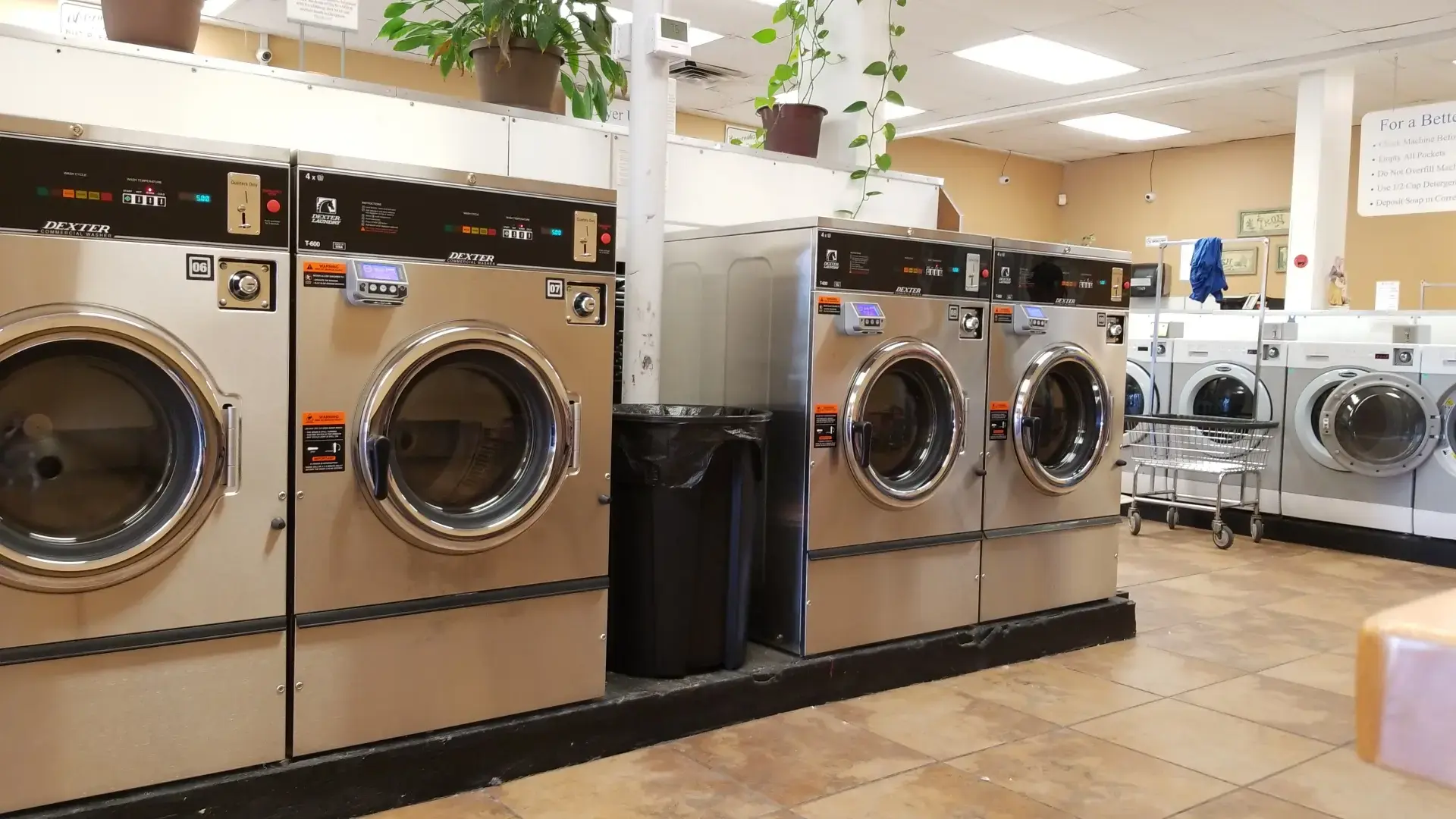 Burnsville Laundromat - Image 7