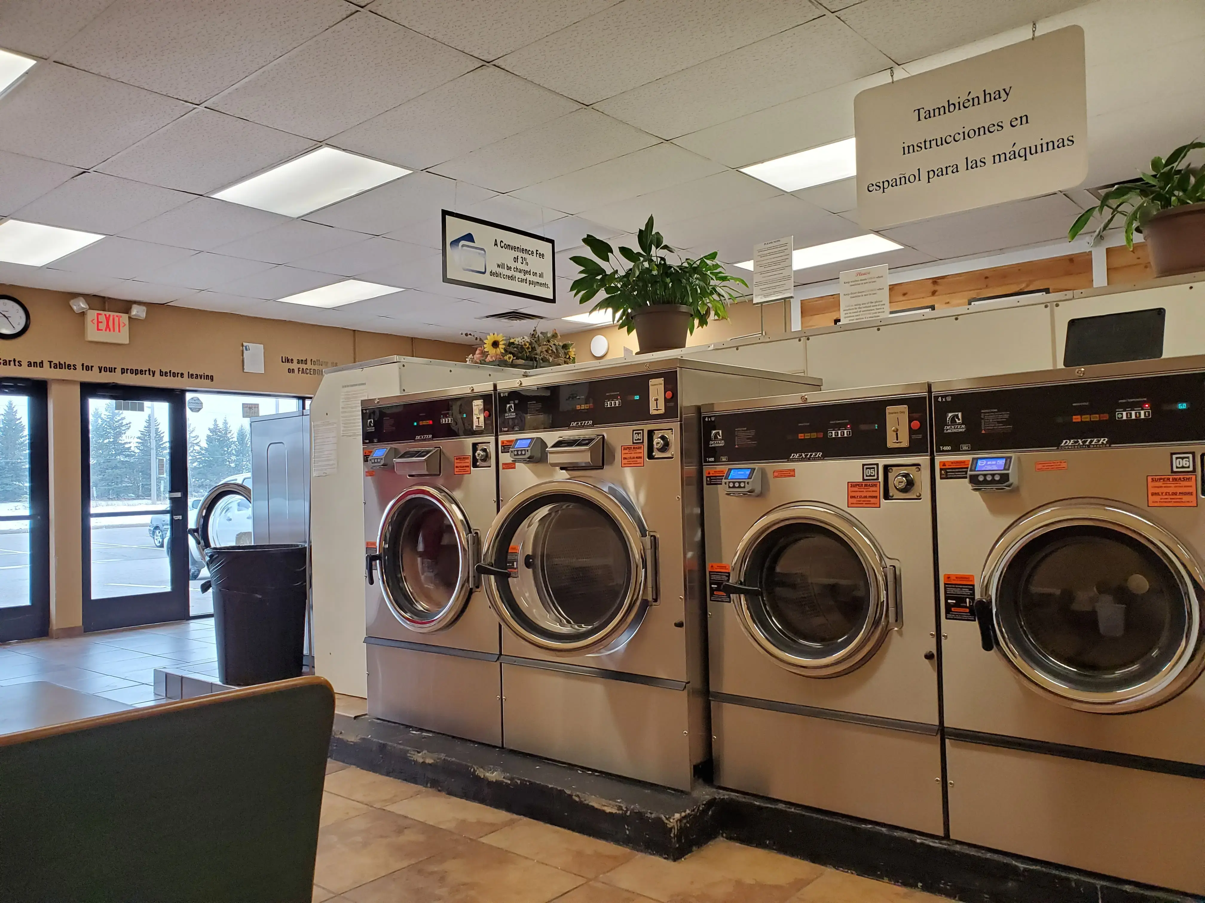Burnsville Laundromat - Image 9