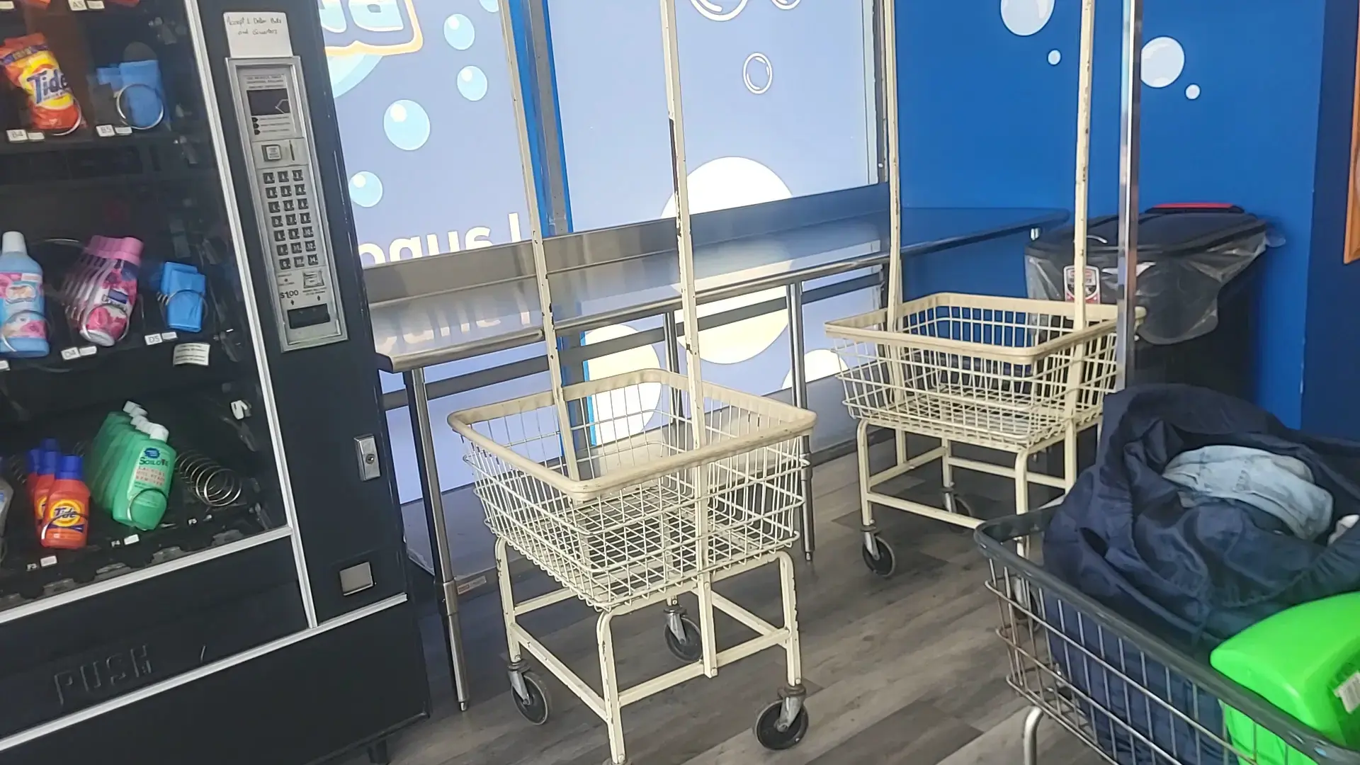 Burst Ur Bubble Laundry & F+F thumbnail 6