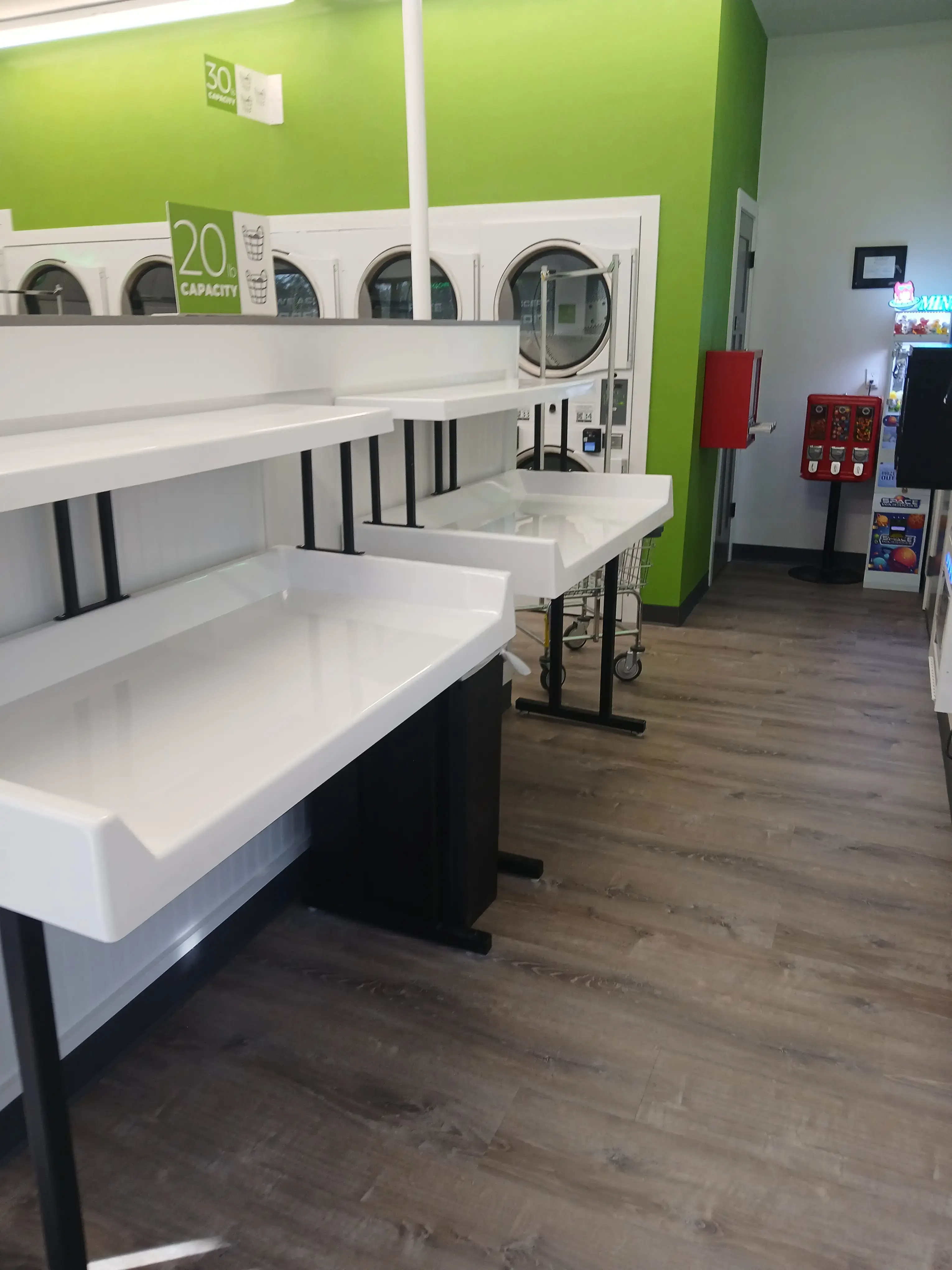 Burton Laundry Lounge thumbnail 20