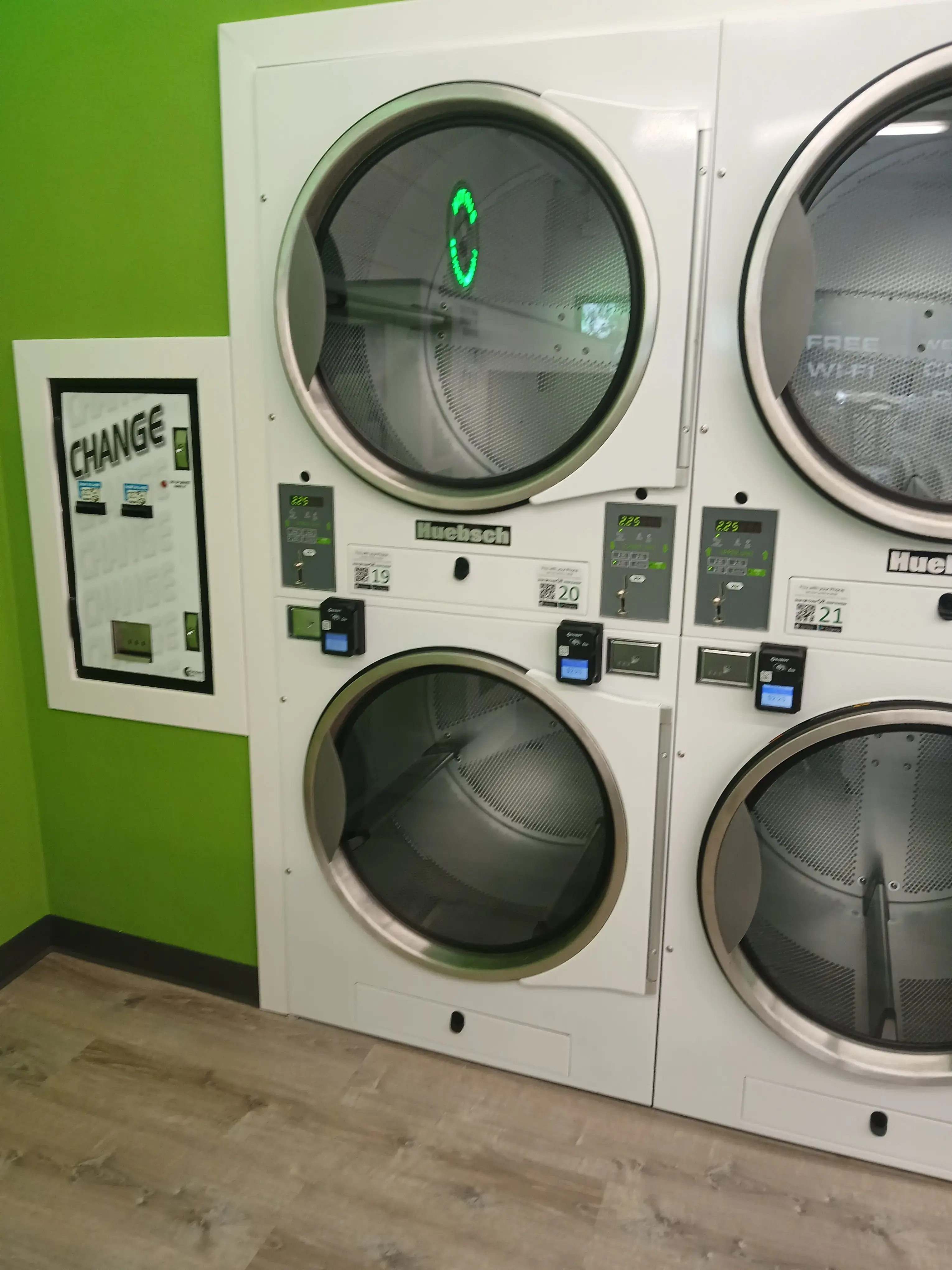 Burton Laundry Lounge thumbnail 12