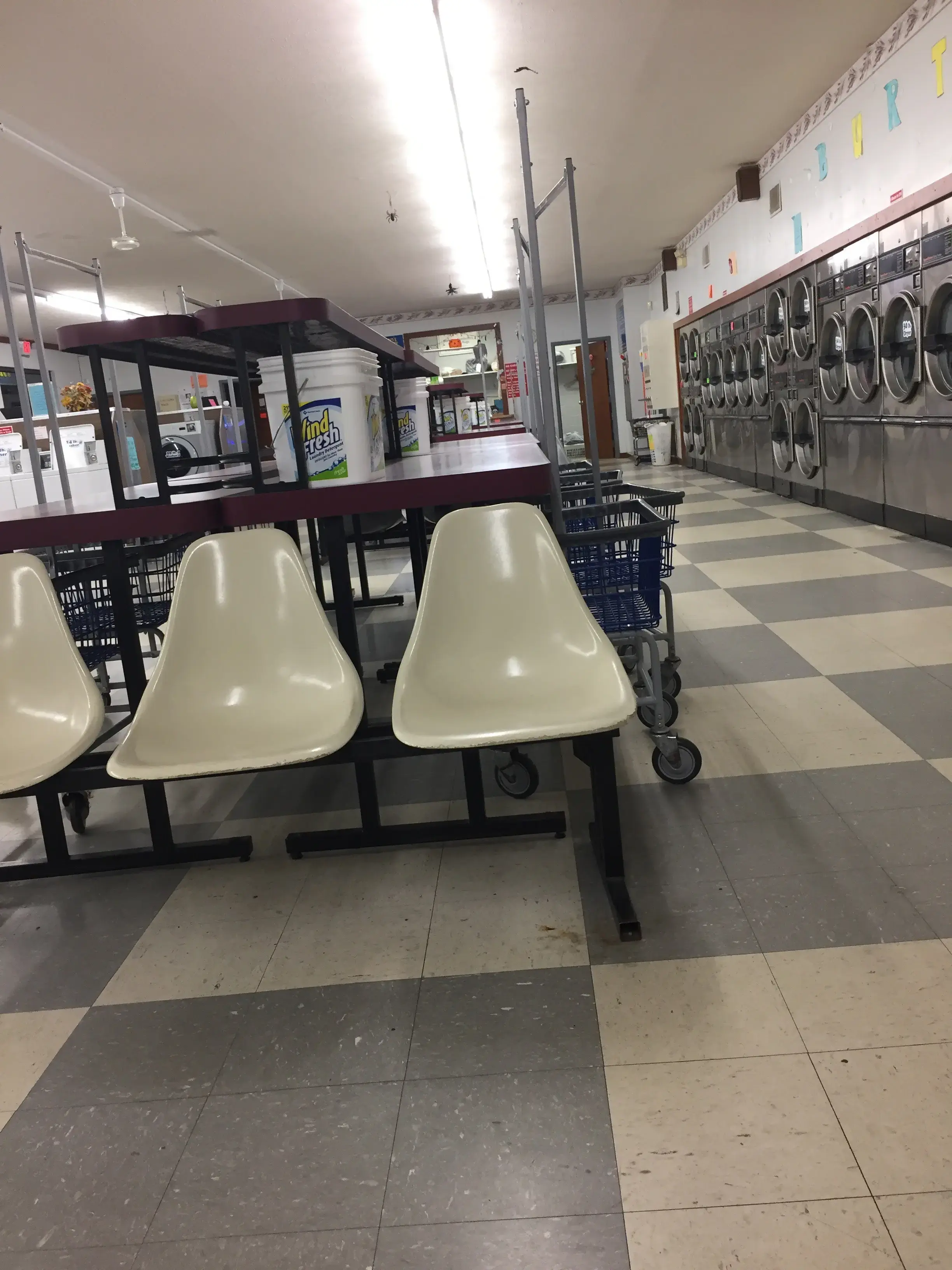 Burton's Laundry - Image 6