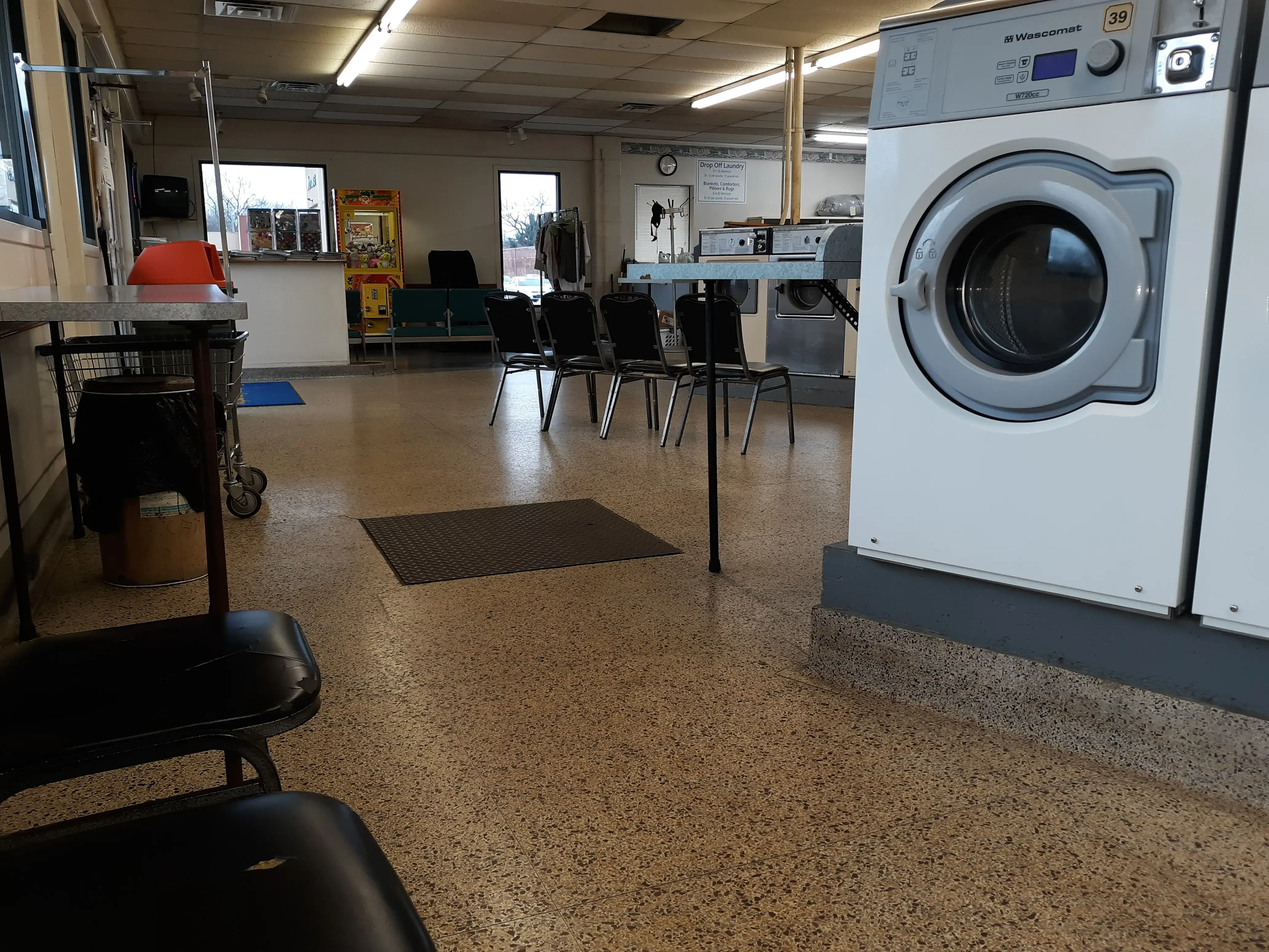 Burton's Laundry - Image 12