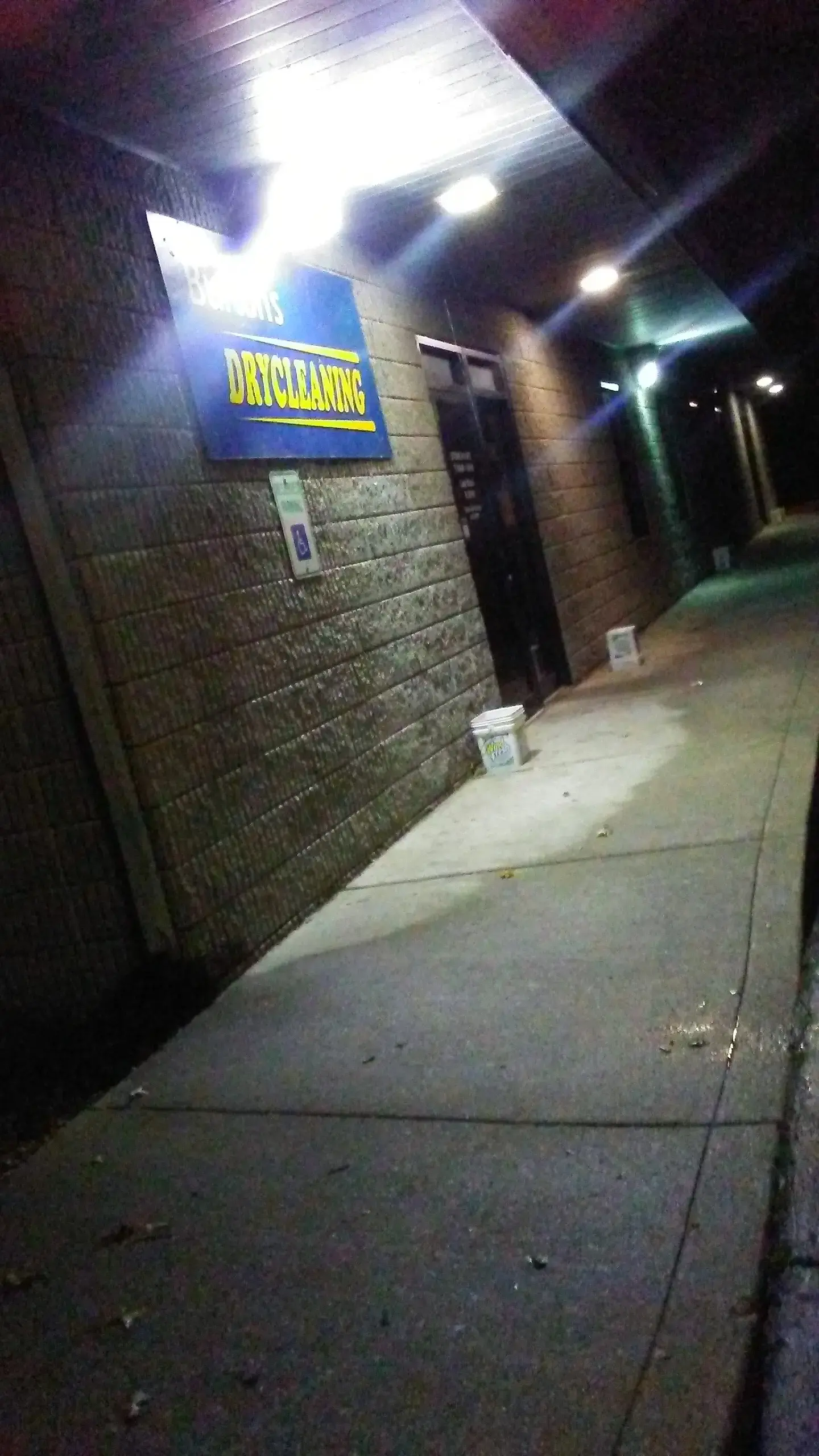 Burton's Laundry - Image 7