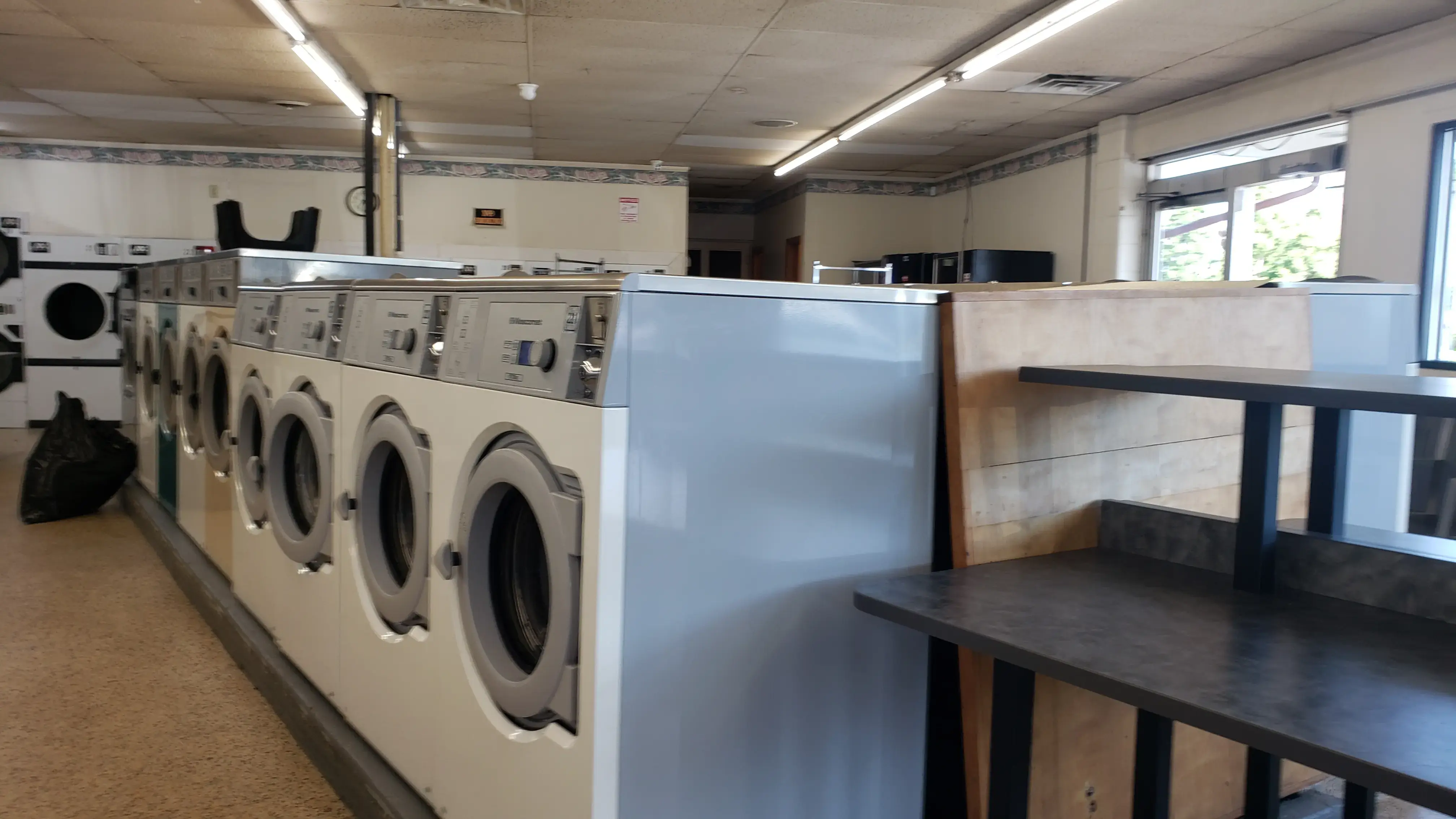 Burton's Laundry thumbnail 15