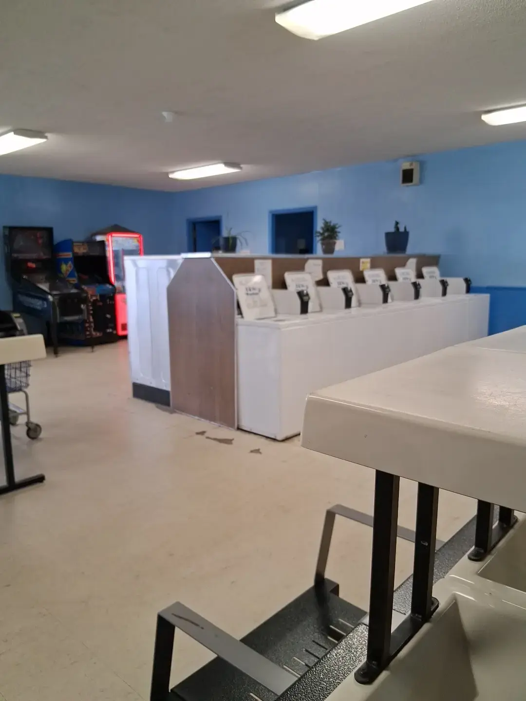 Burton's Laundry - Image 12