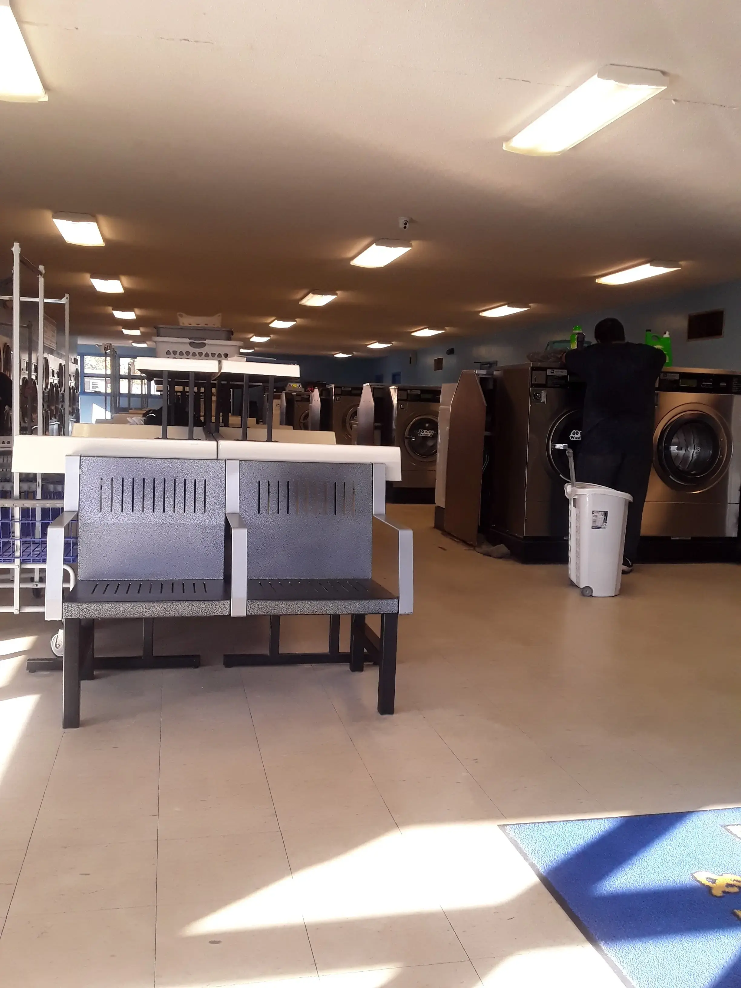 Burton's Laundry - Image 20