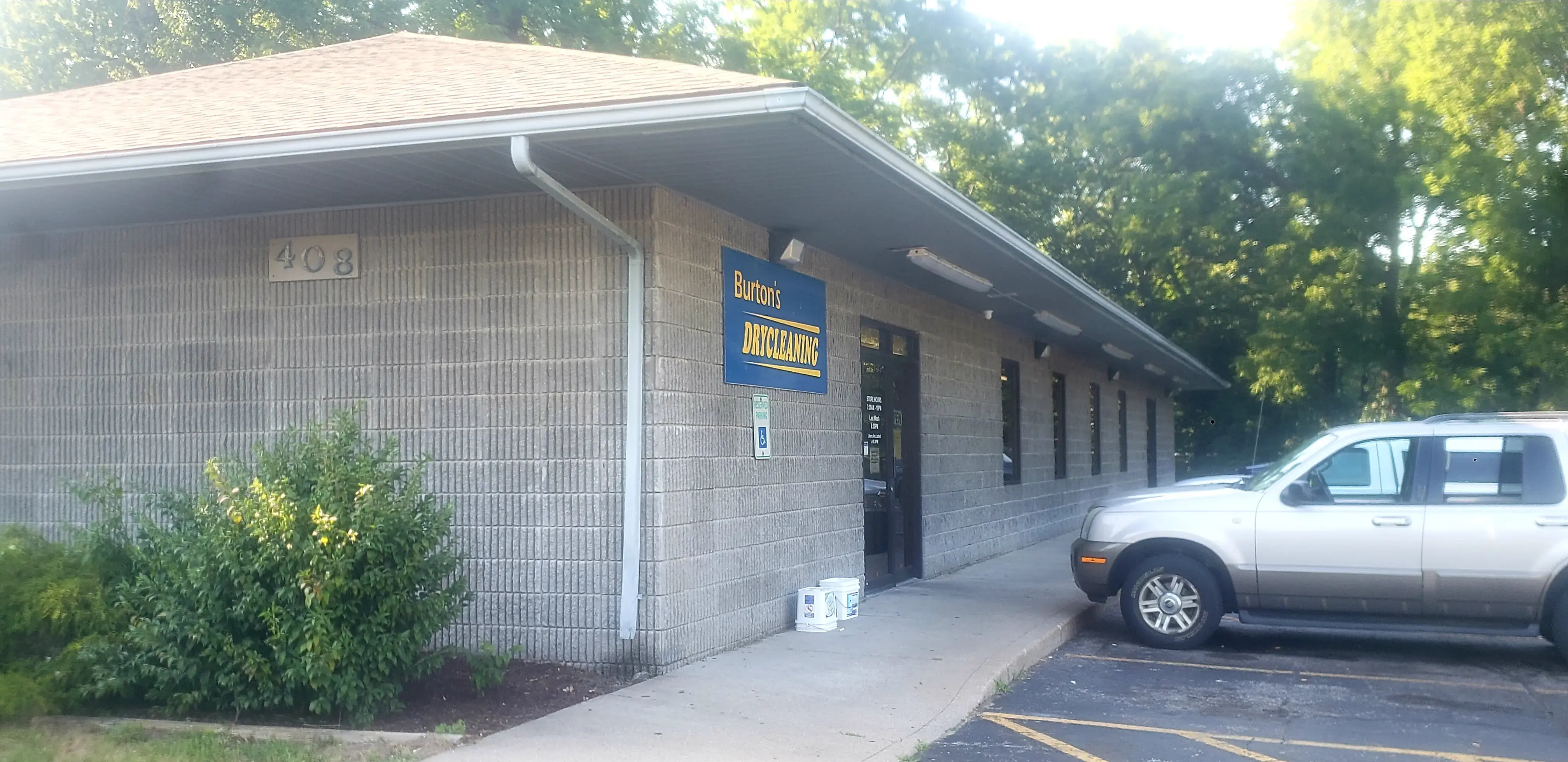 Burton's Laundry - Image 14