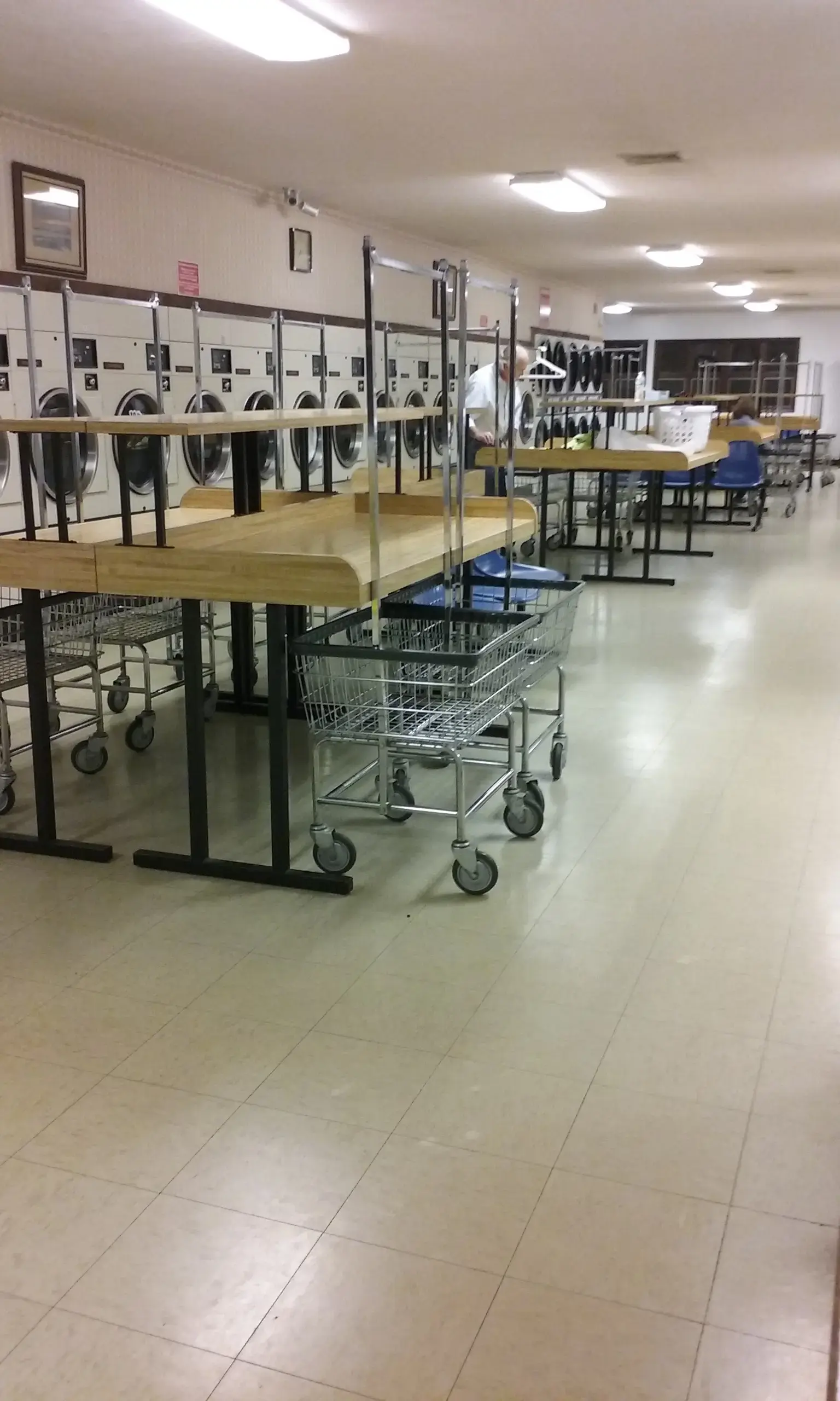 Burton's Laundry - Image 5