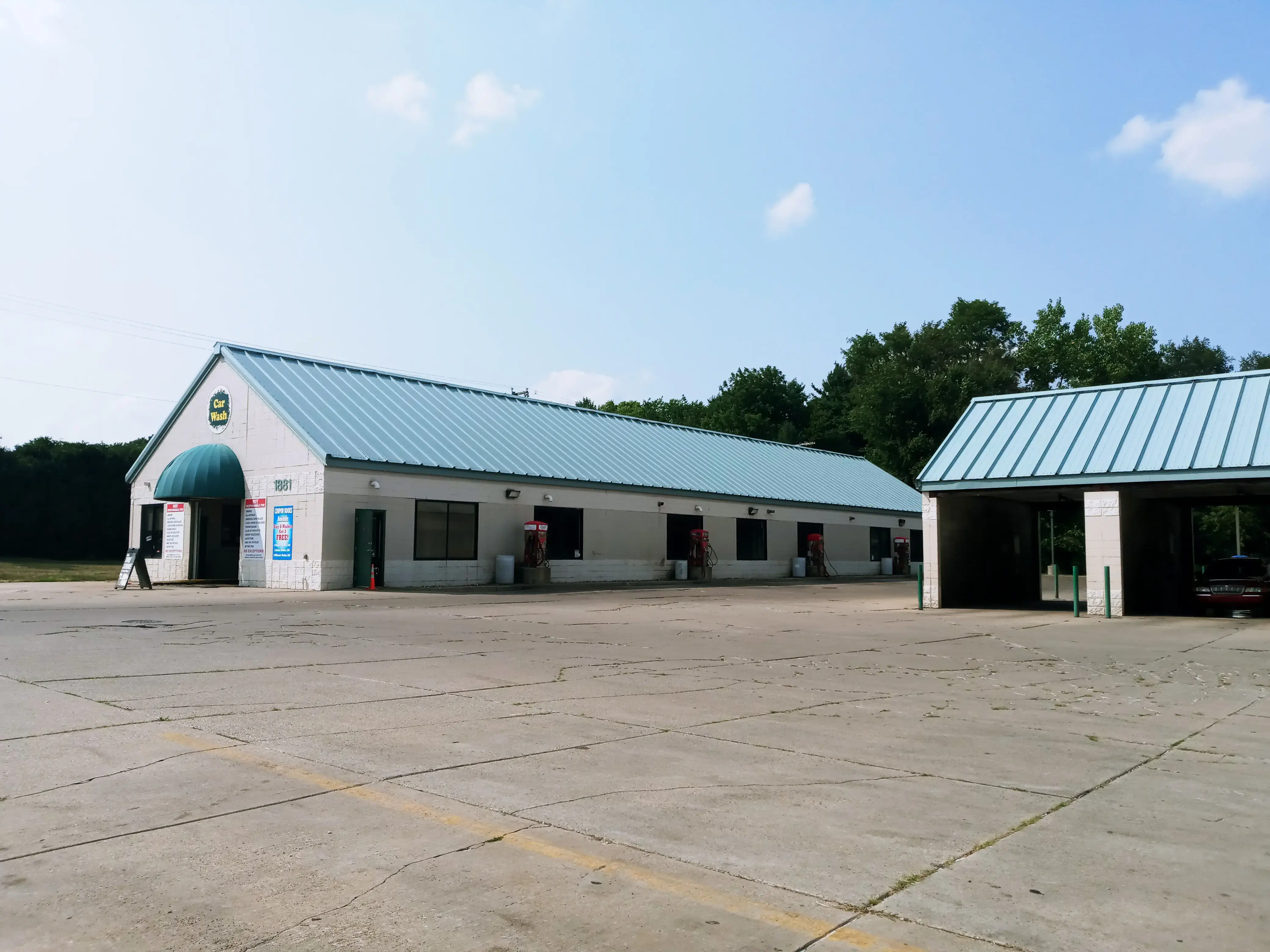 Burton's Laundry - Image 19