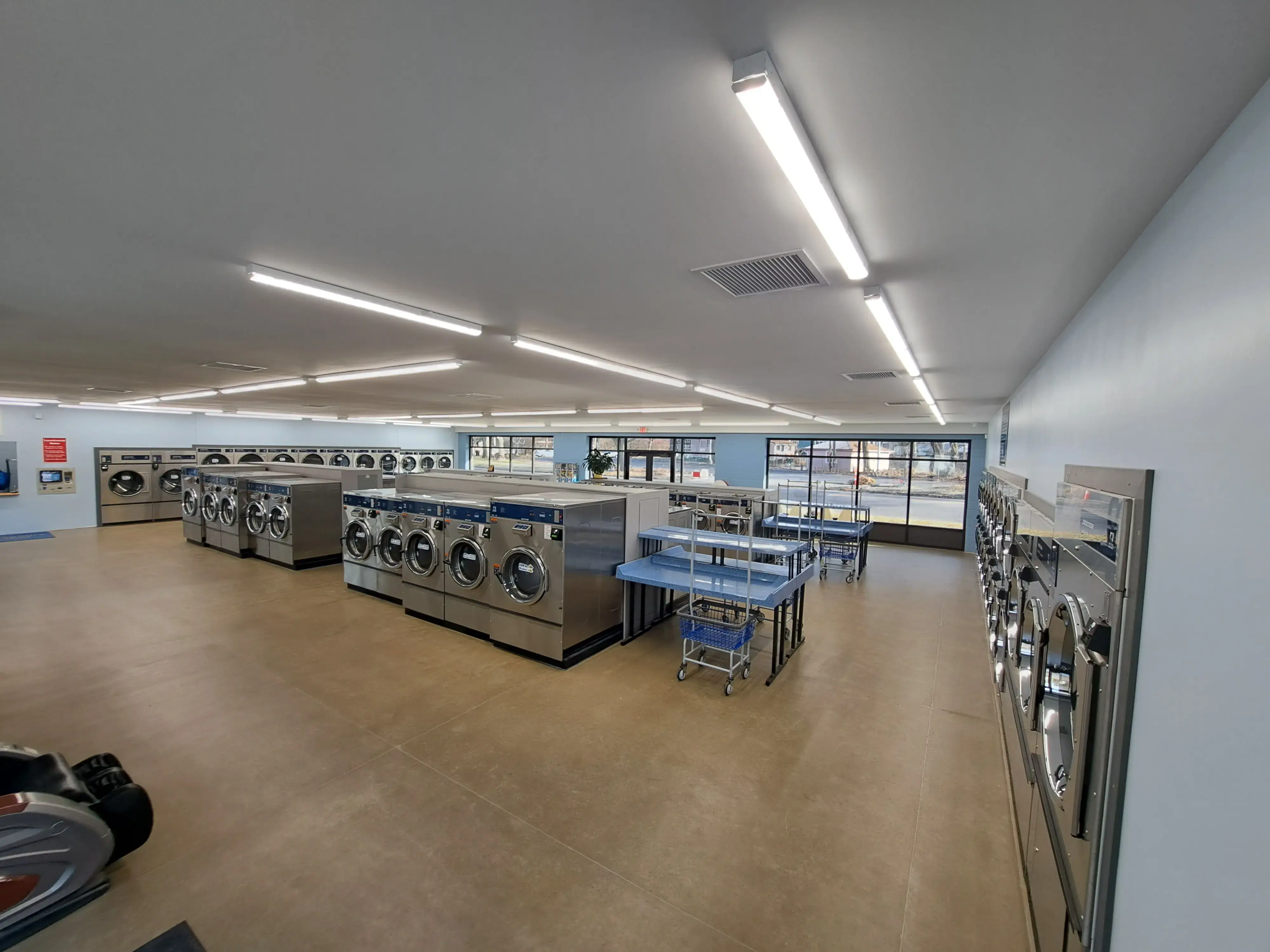 Burton's Laundry - Image 7