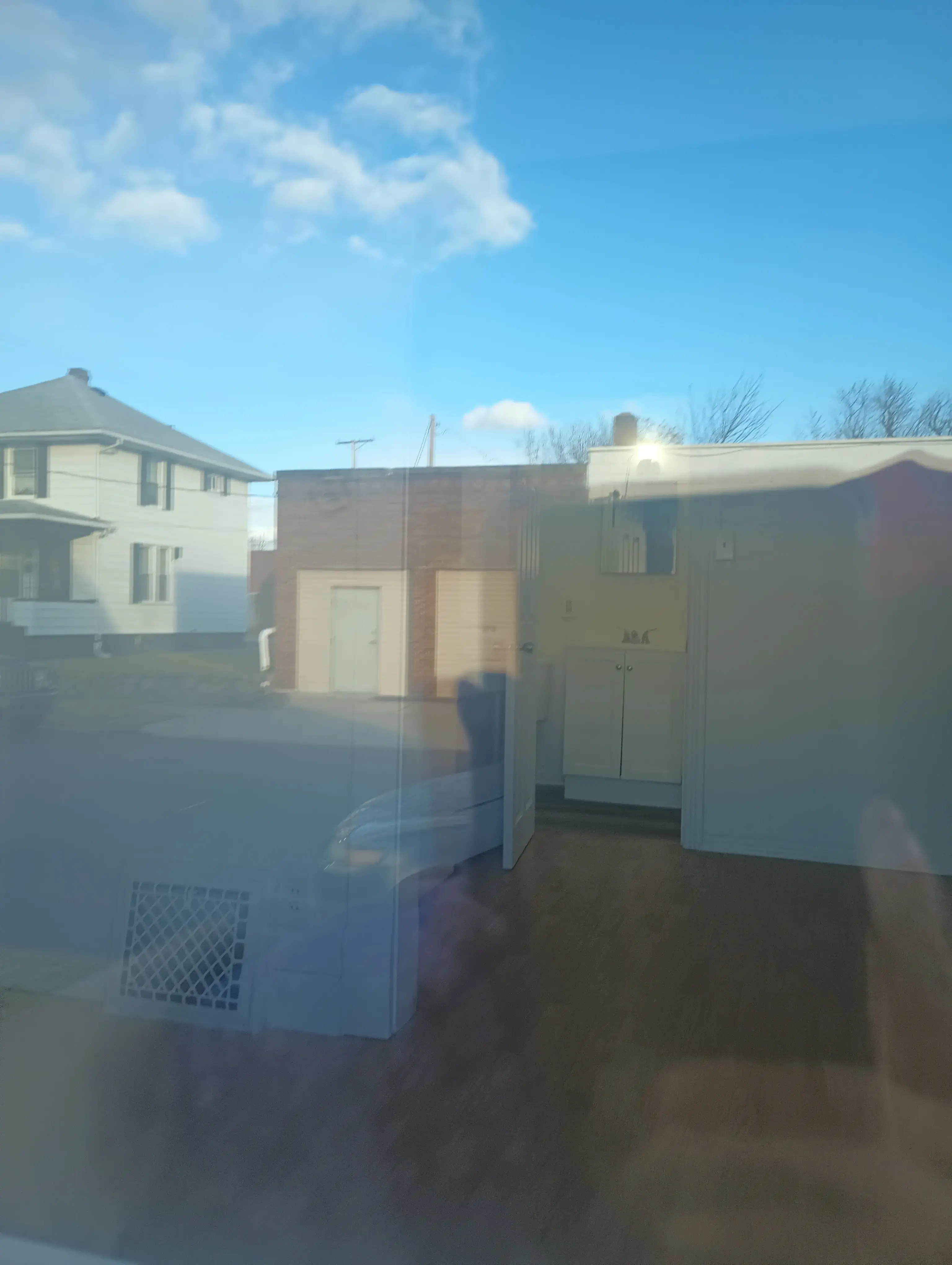 Burton's Laundry thumbnail 8