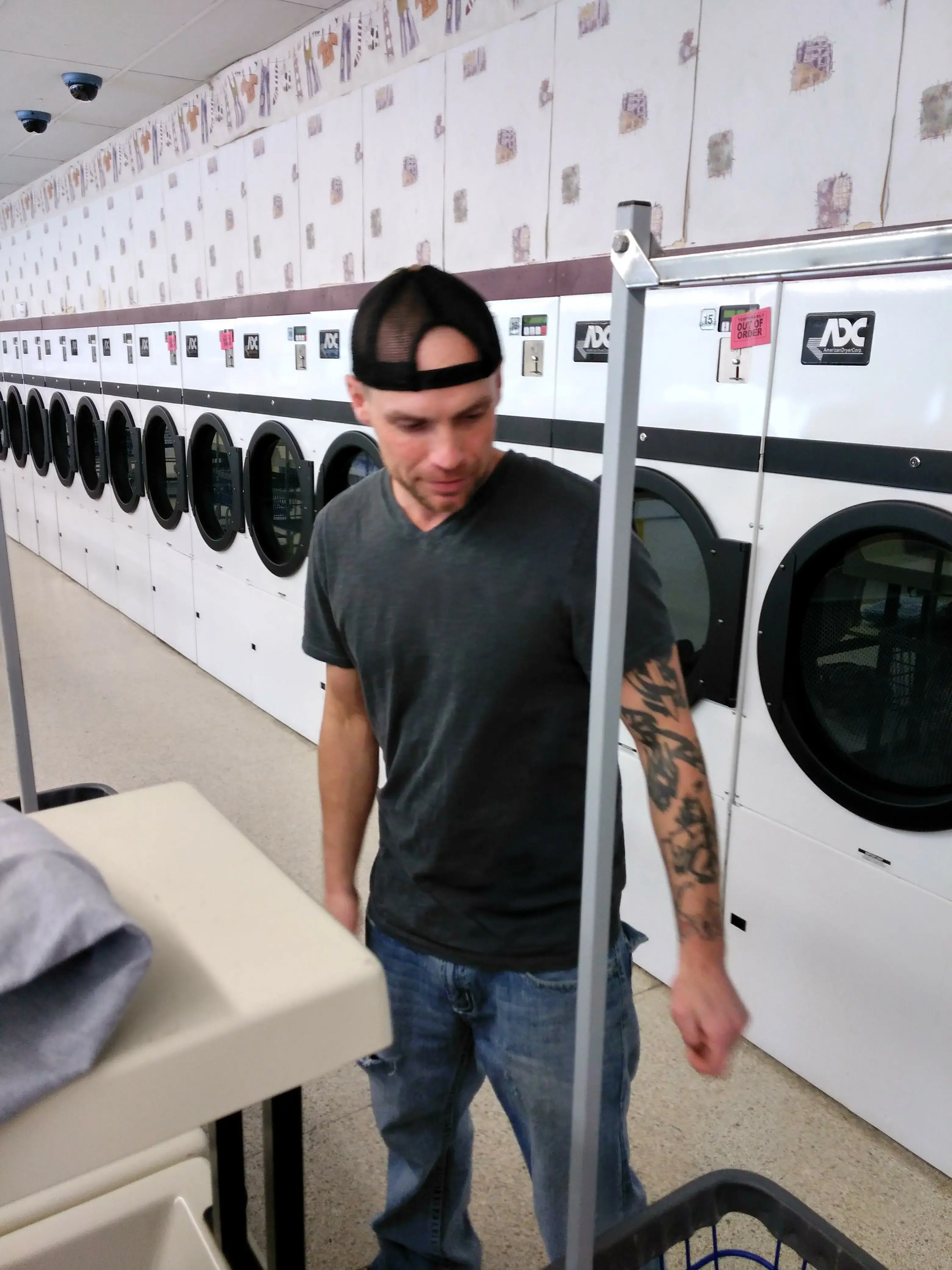 Burton's Laundry - Image 12