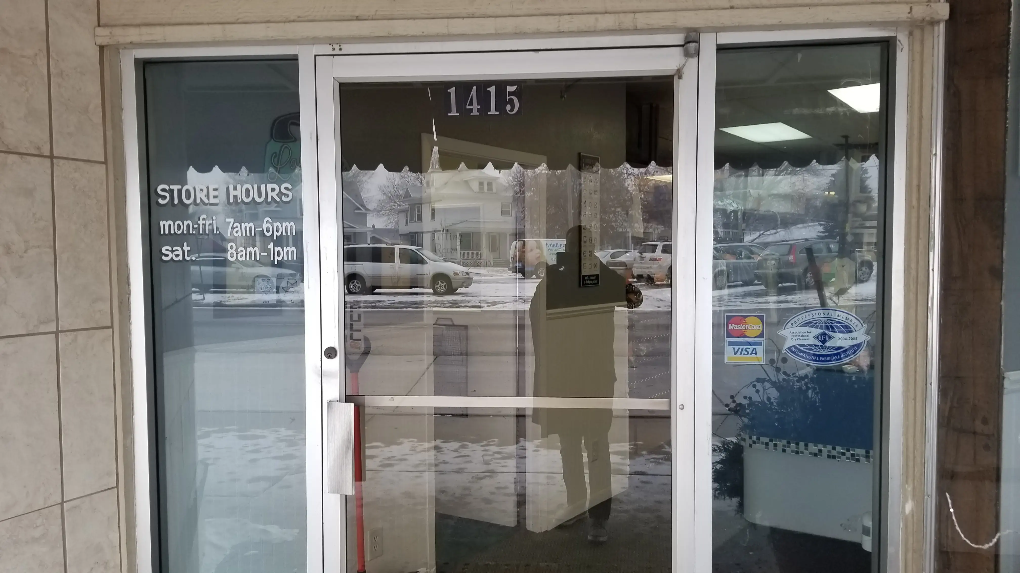 Bush Dry Cleaners thumbnail 3