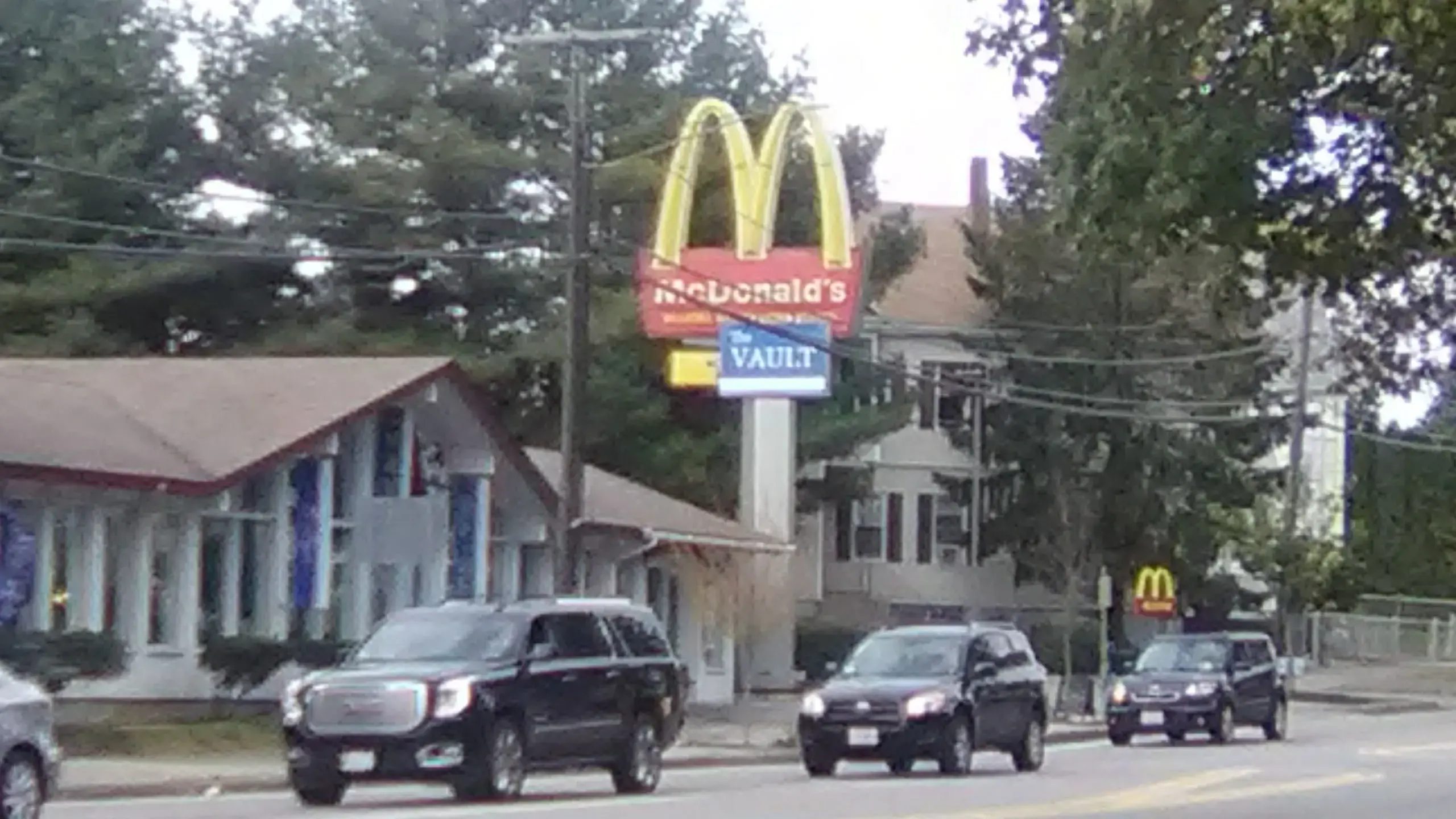 Bush Quality Cleaners Laundromat thumbnail 15