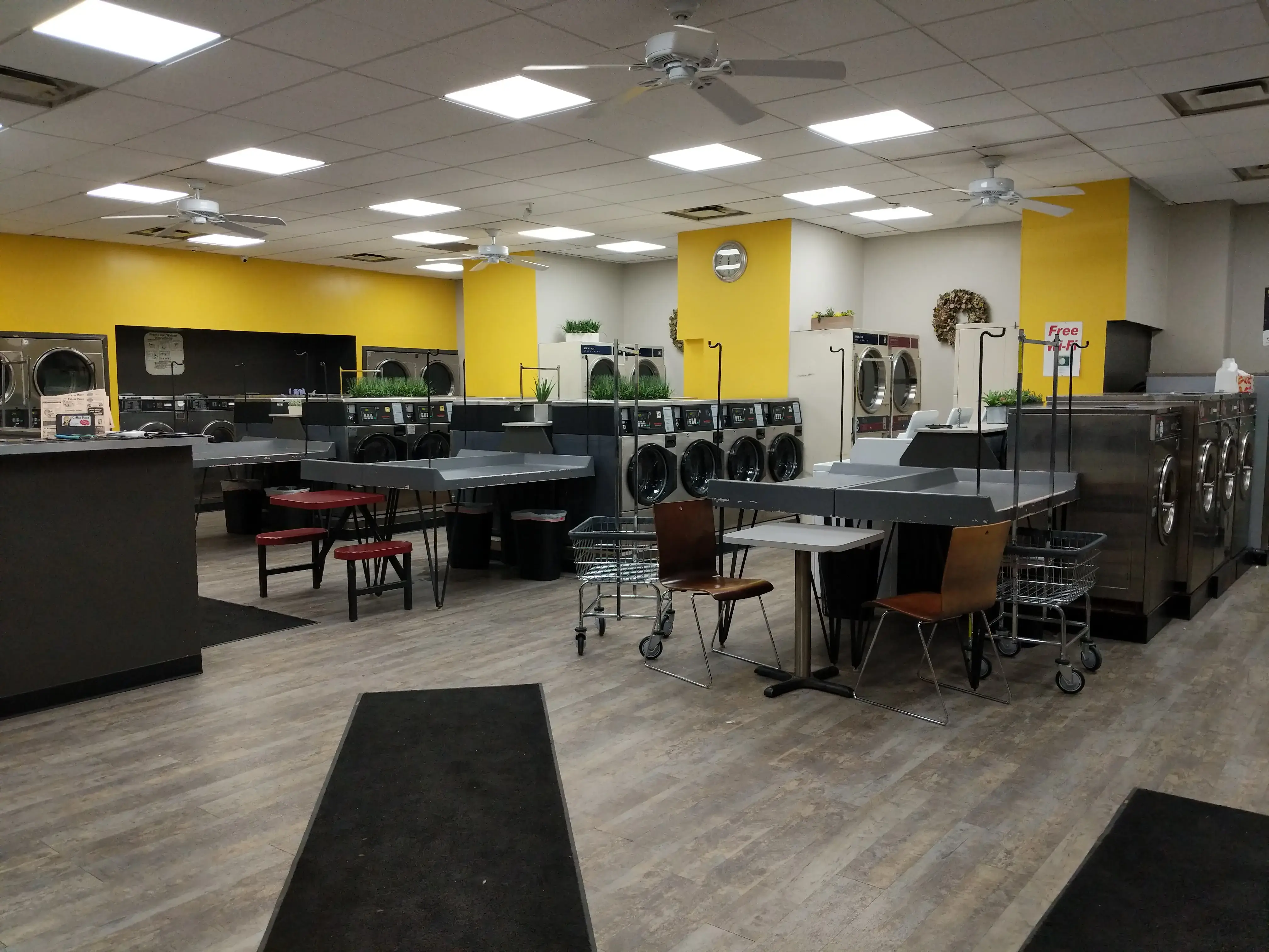 Busy B Laundromat - Image 4