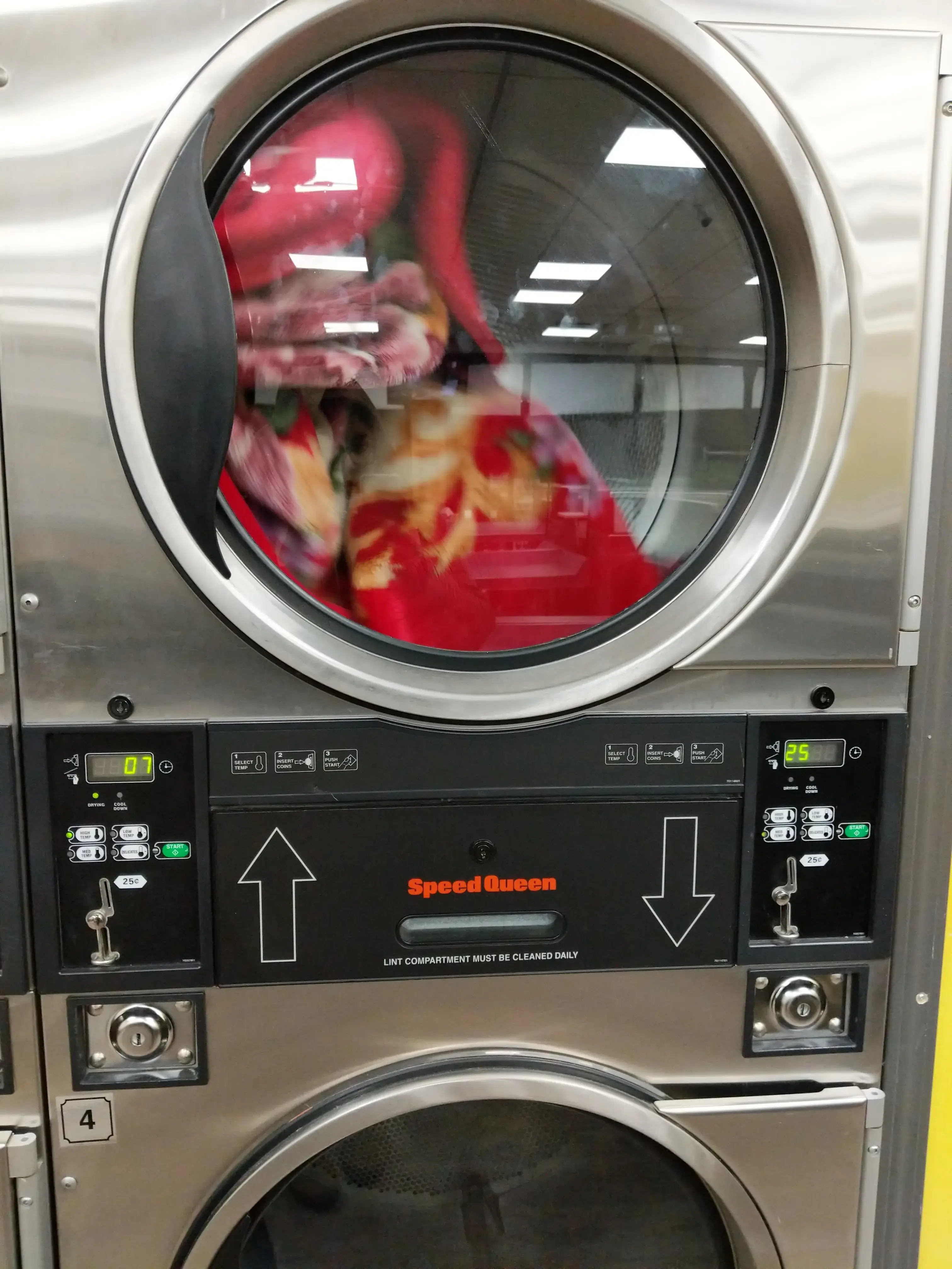 Busy B Laundromat - Image 12