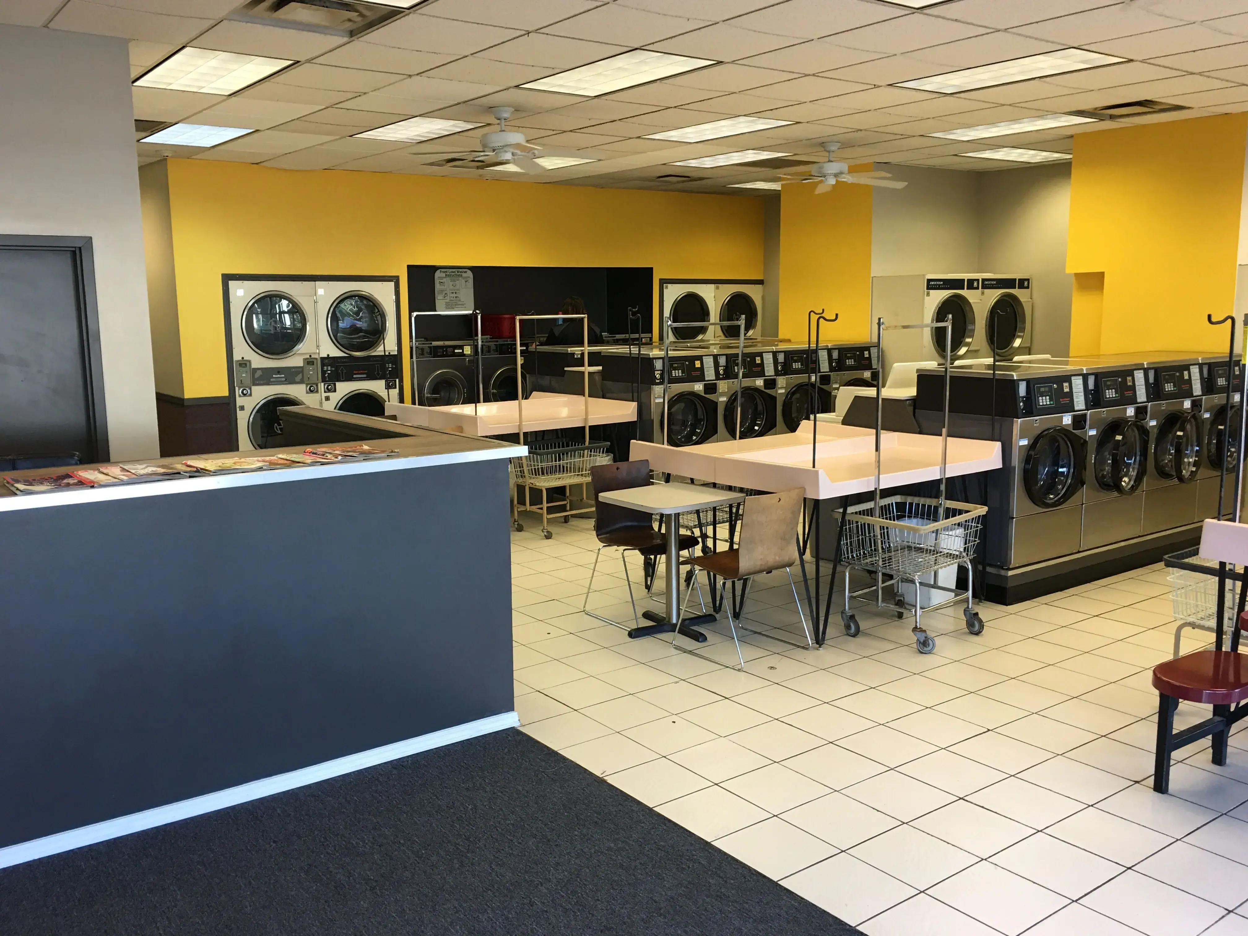 Busy B Laundromat - Image 2