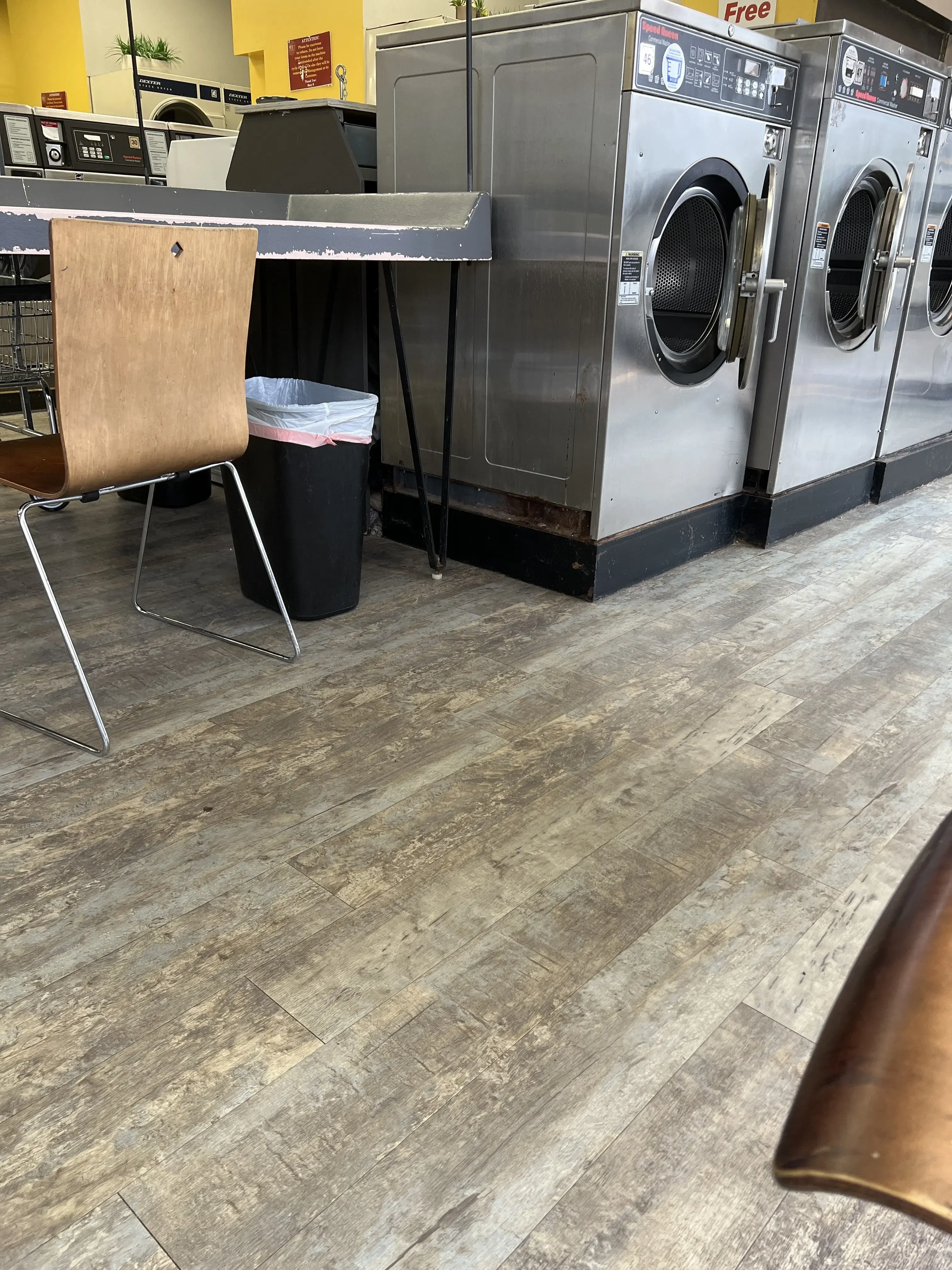 Busy B Laundromat thumbnail 11