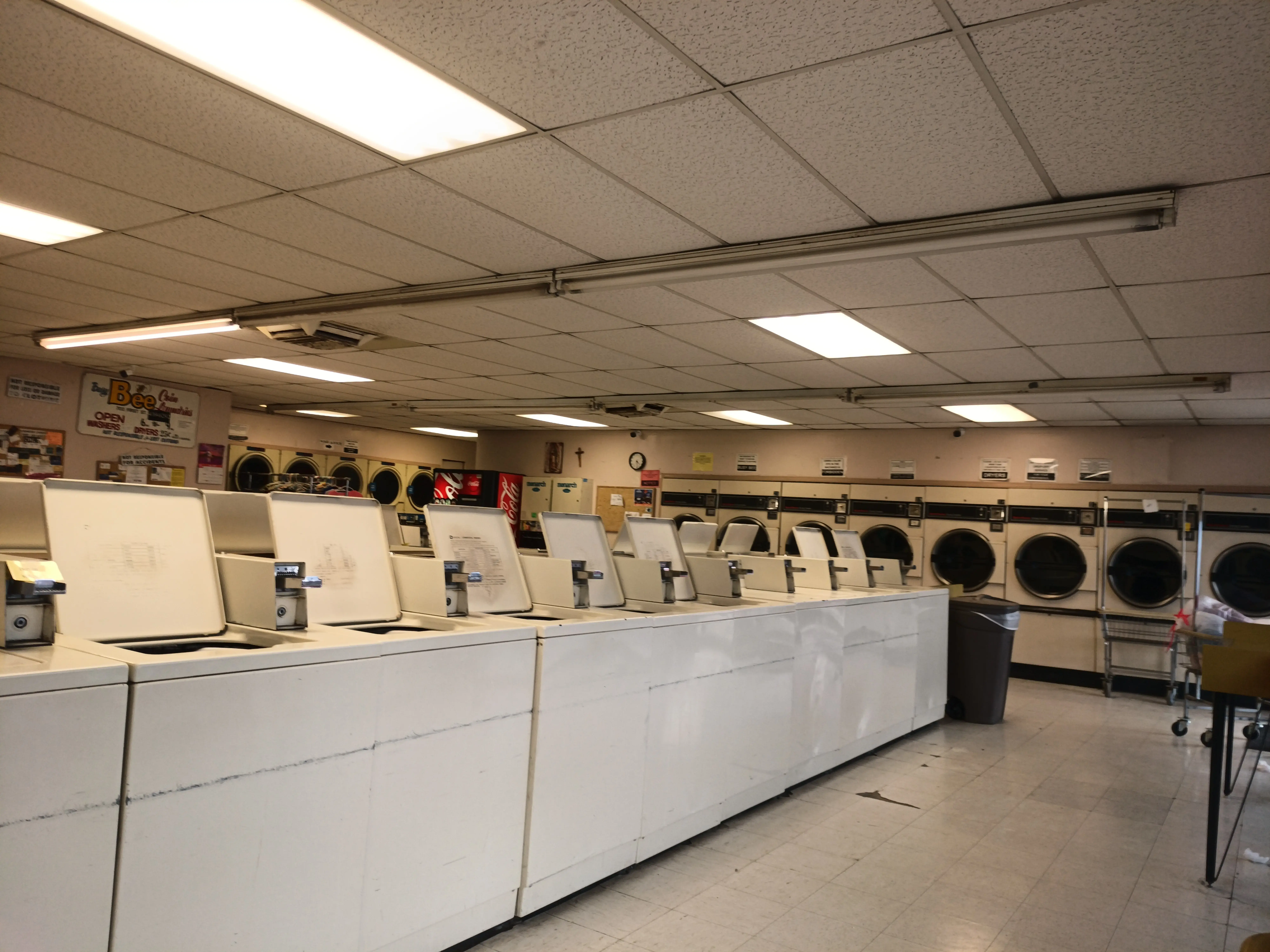 Busy Bee Coin Laundries - Image 3
