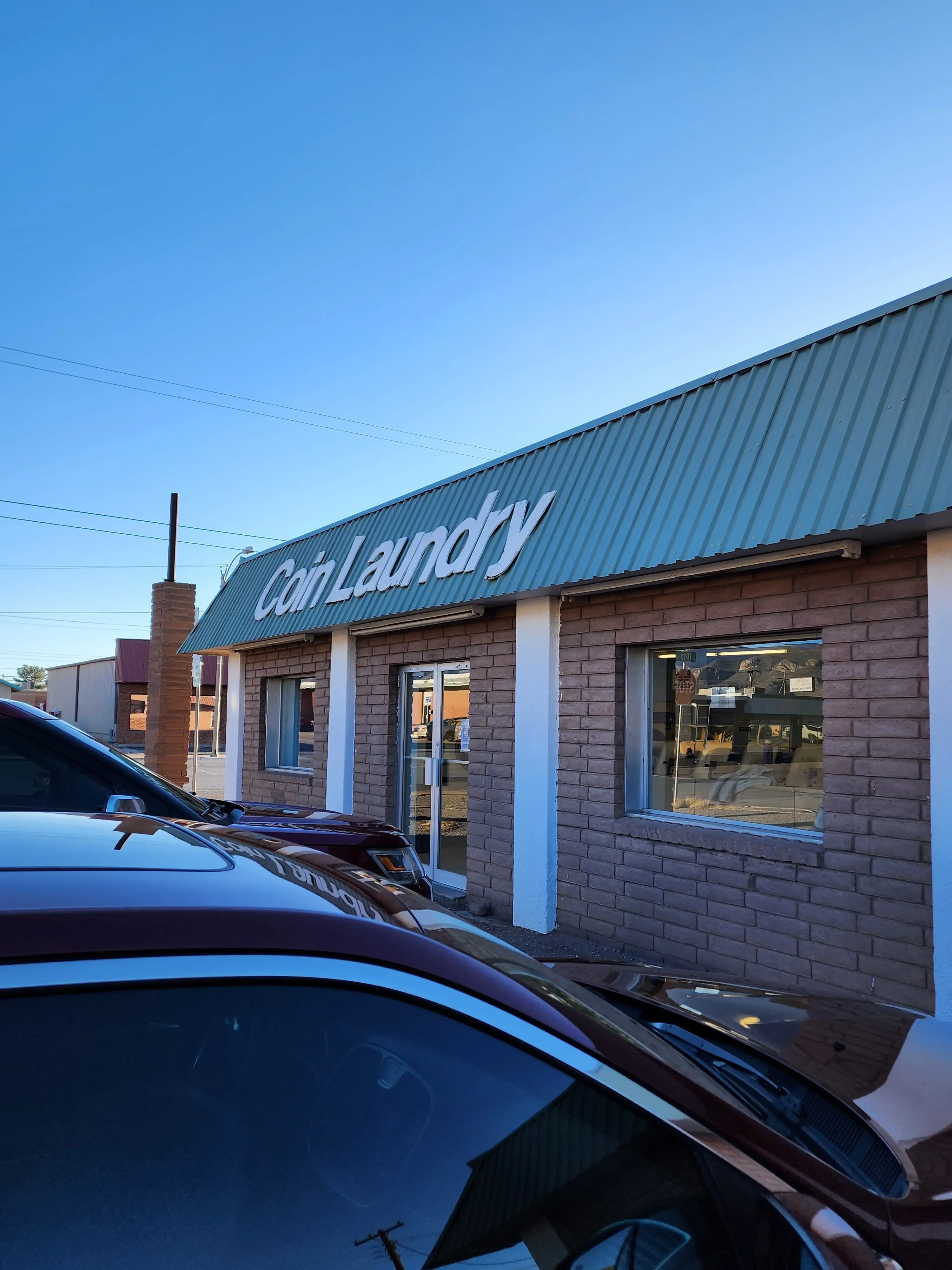 Busy Bee Coin Laundry thumbnail 5