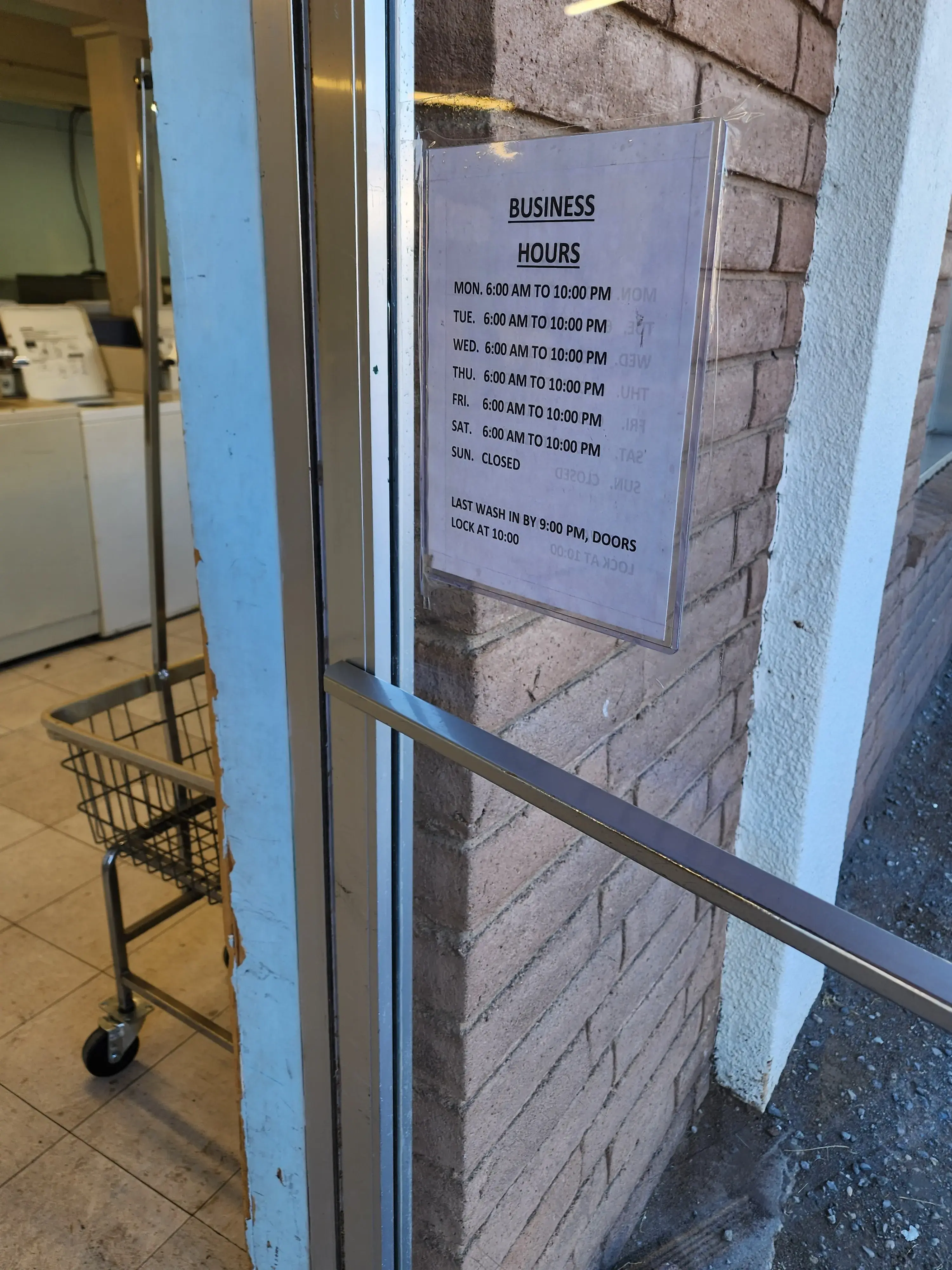 Busy Bee Coin Laundry - Image 9