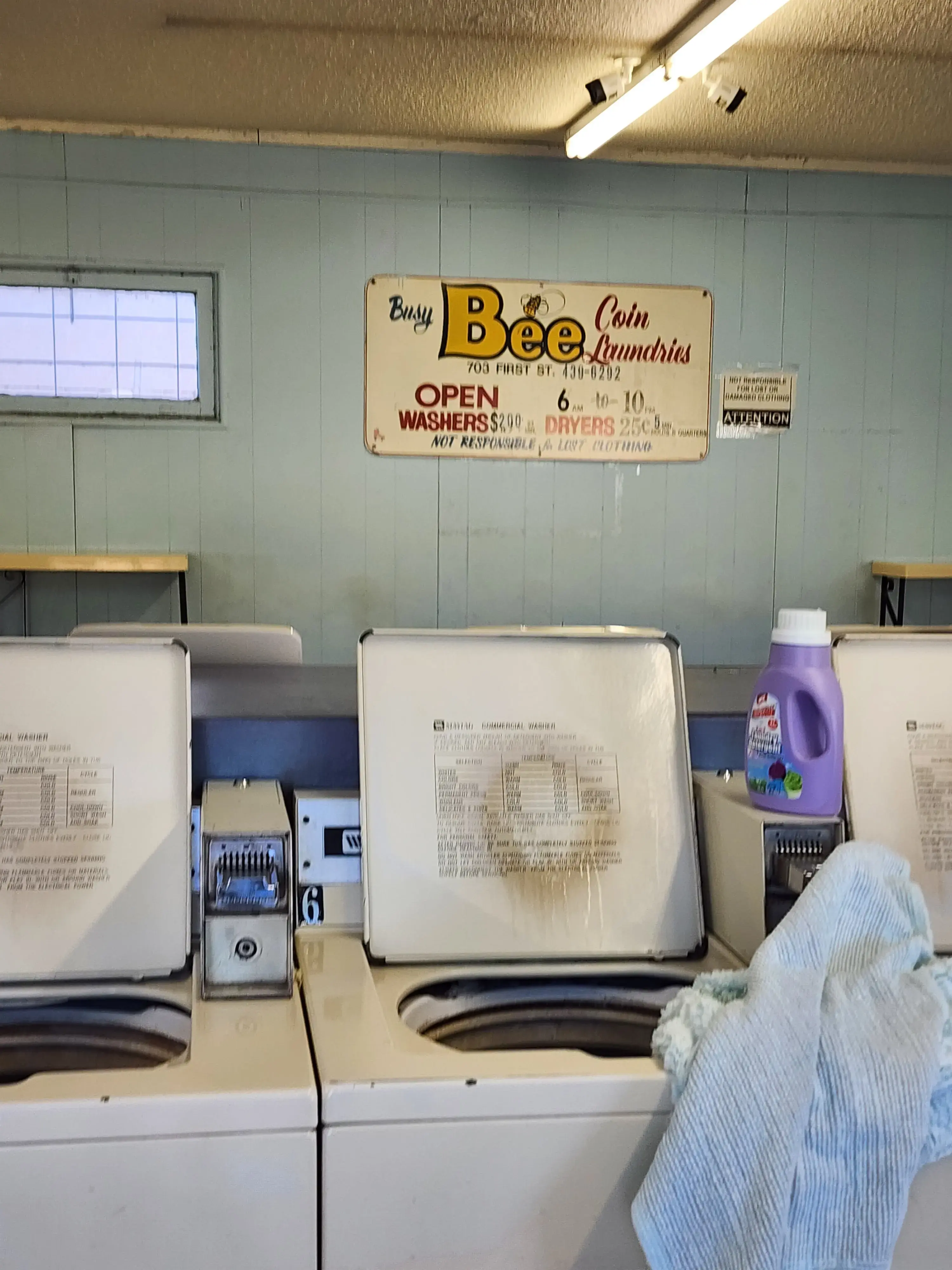 Busy Bee Coin Laundry thumbnail 2