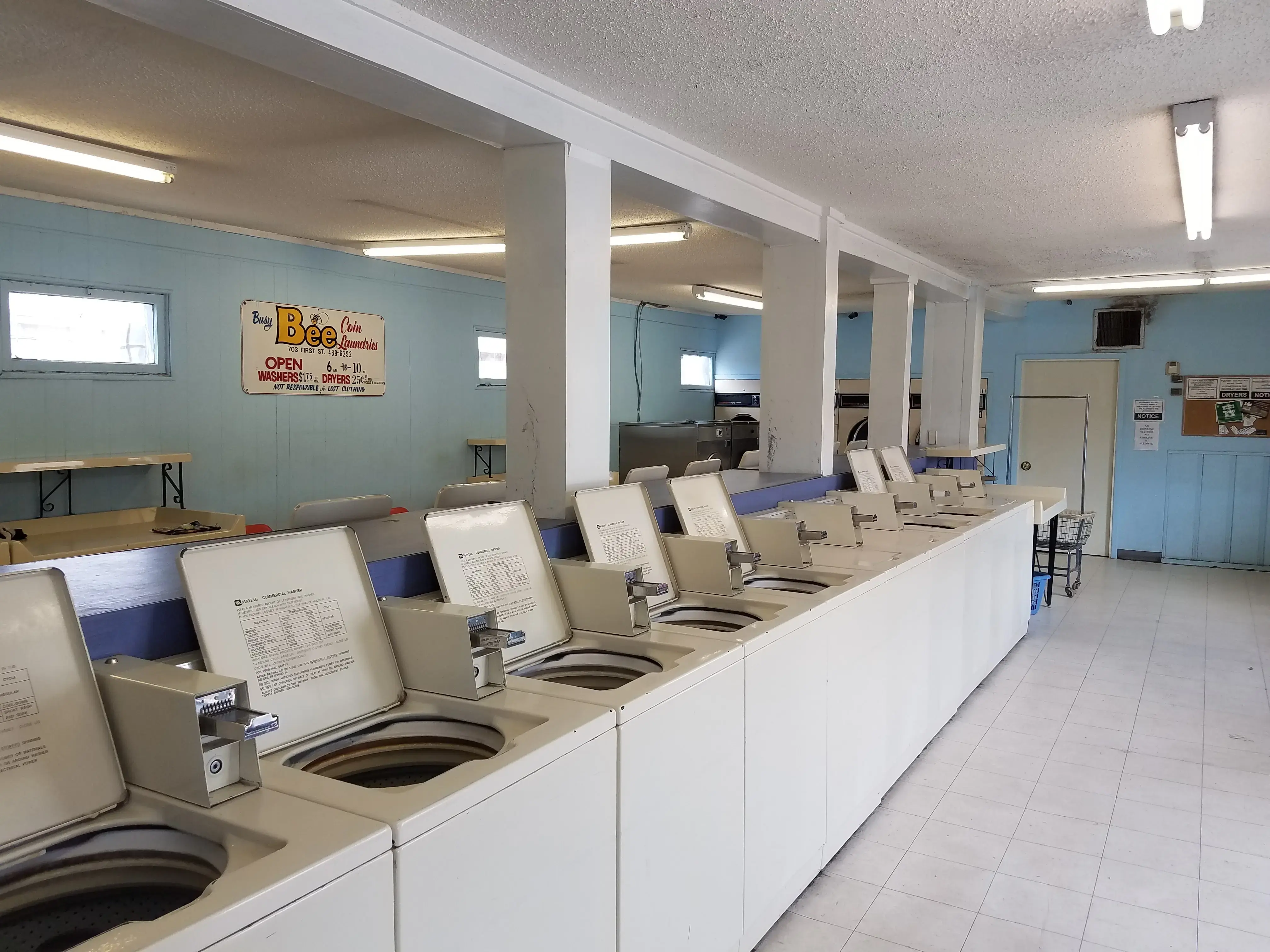 Busy Bee Coin Laundry thumbnail 4