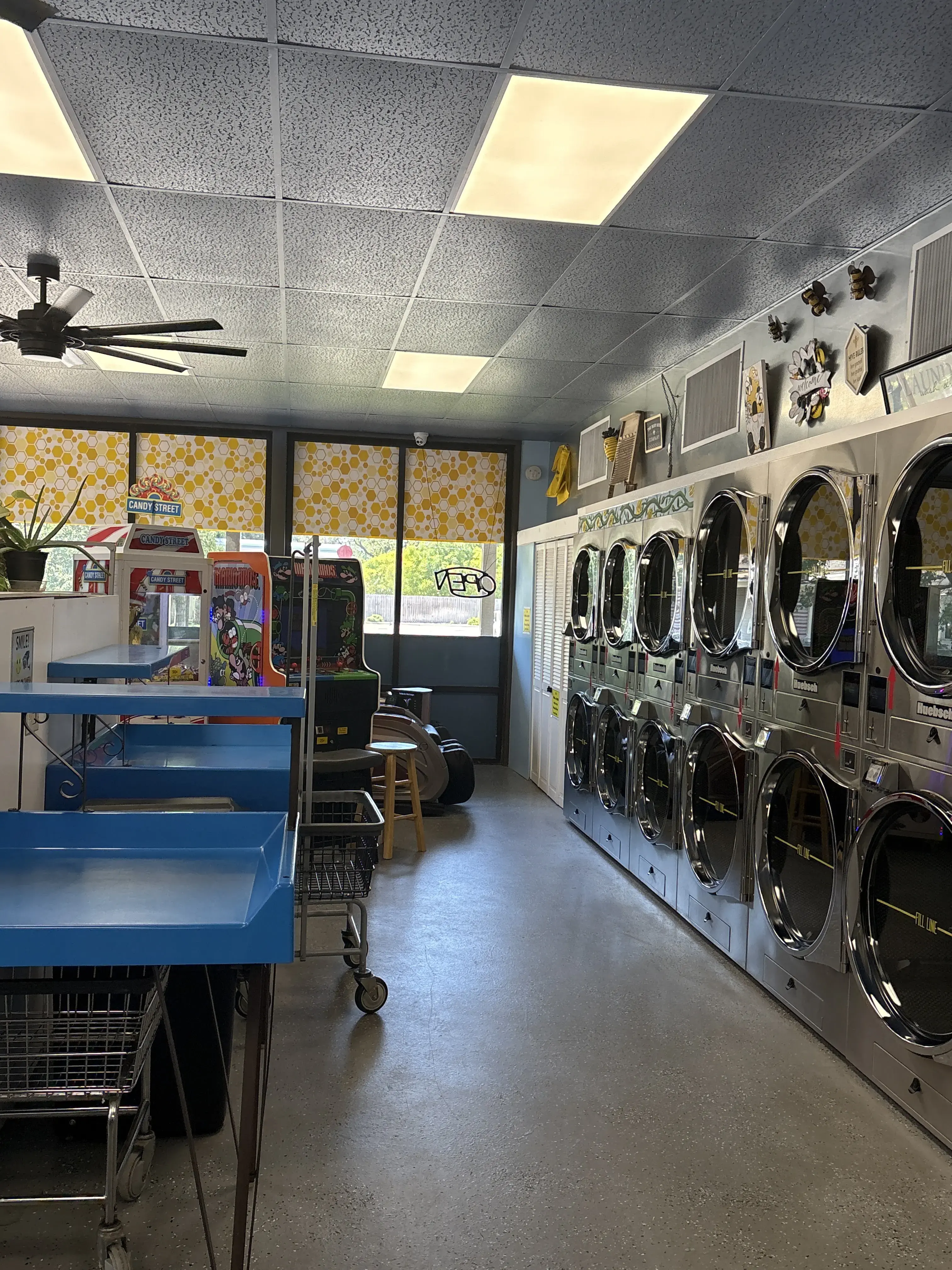 Busy Bee Laundry thumbnail 5
