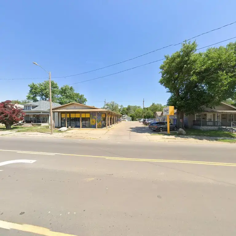 Busy Bee Laundry - Image 15