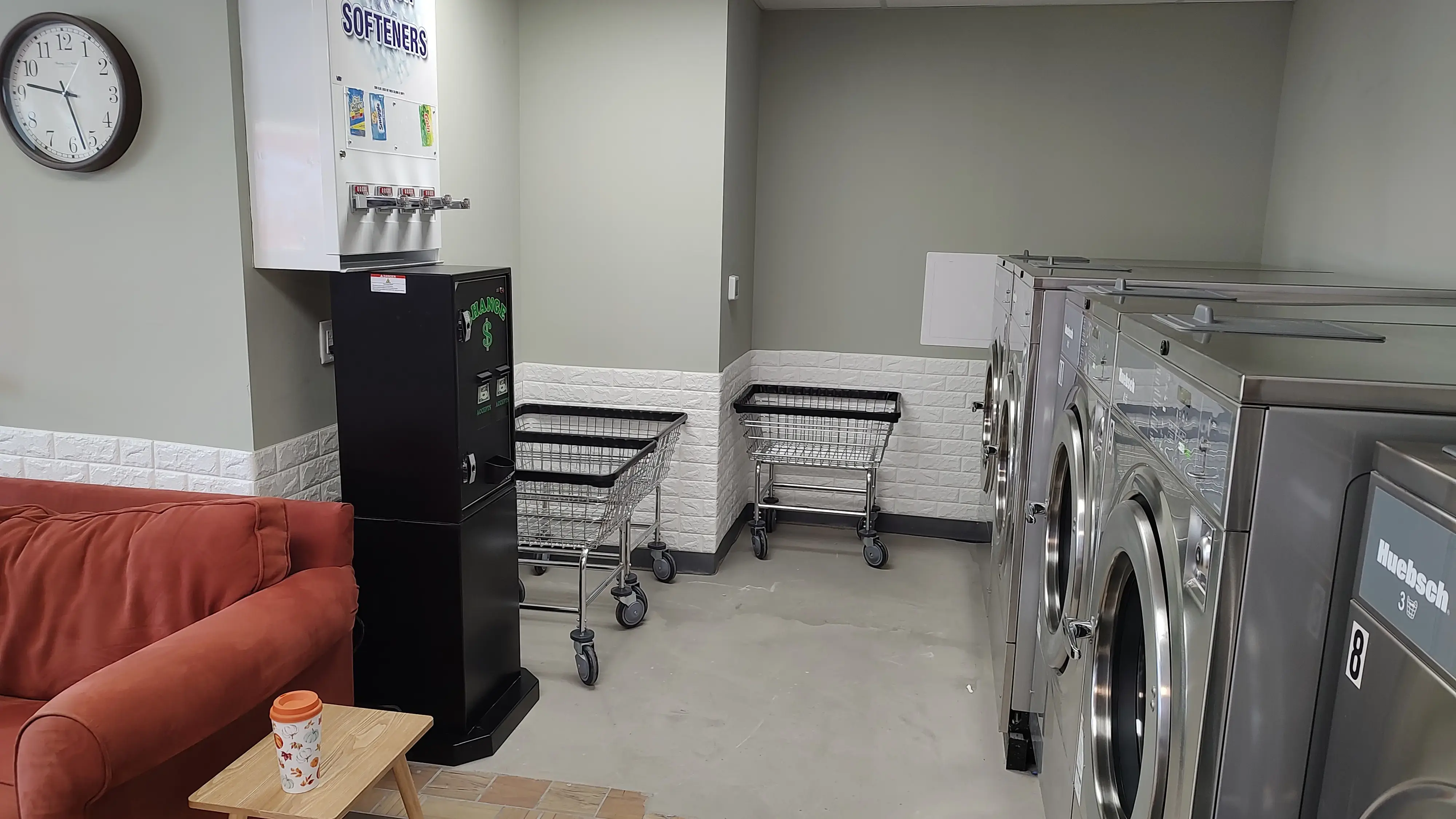 Busy Bee's Laundromat thumbnail 7