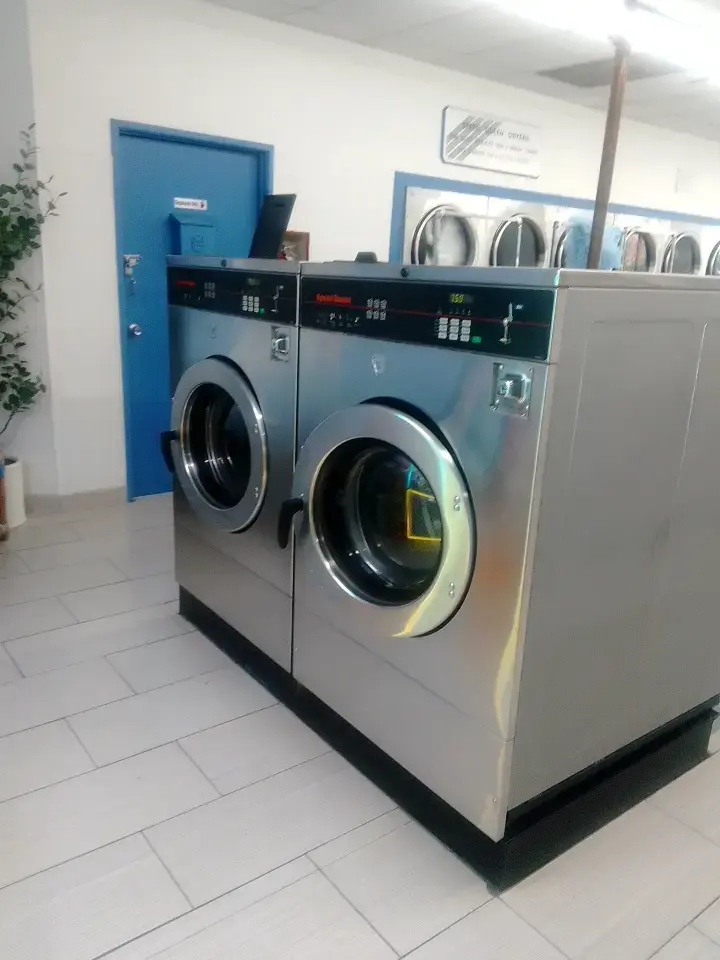 Busy Beez Coin Laundry - Image 13