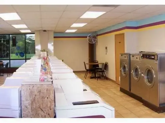 Busy Bubbles Laundry thumbnail 11