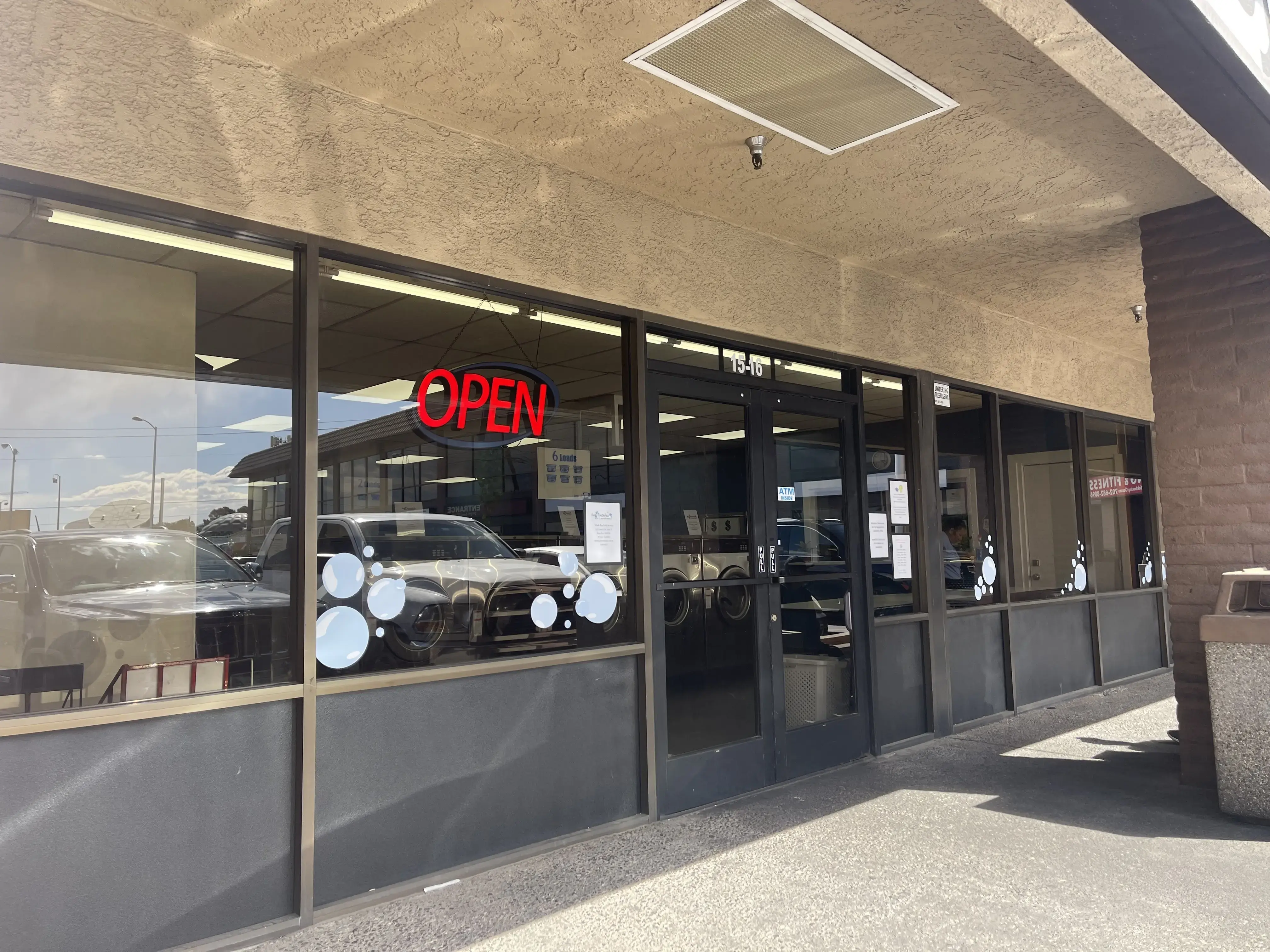 Busy Bubblez Laundromat - Image 7