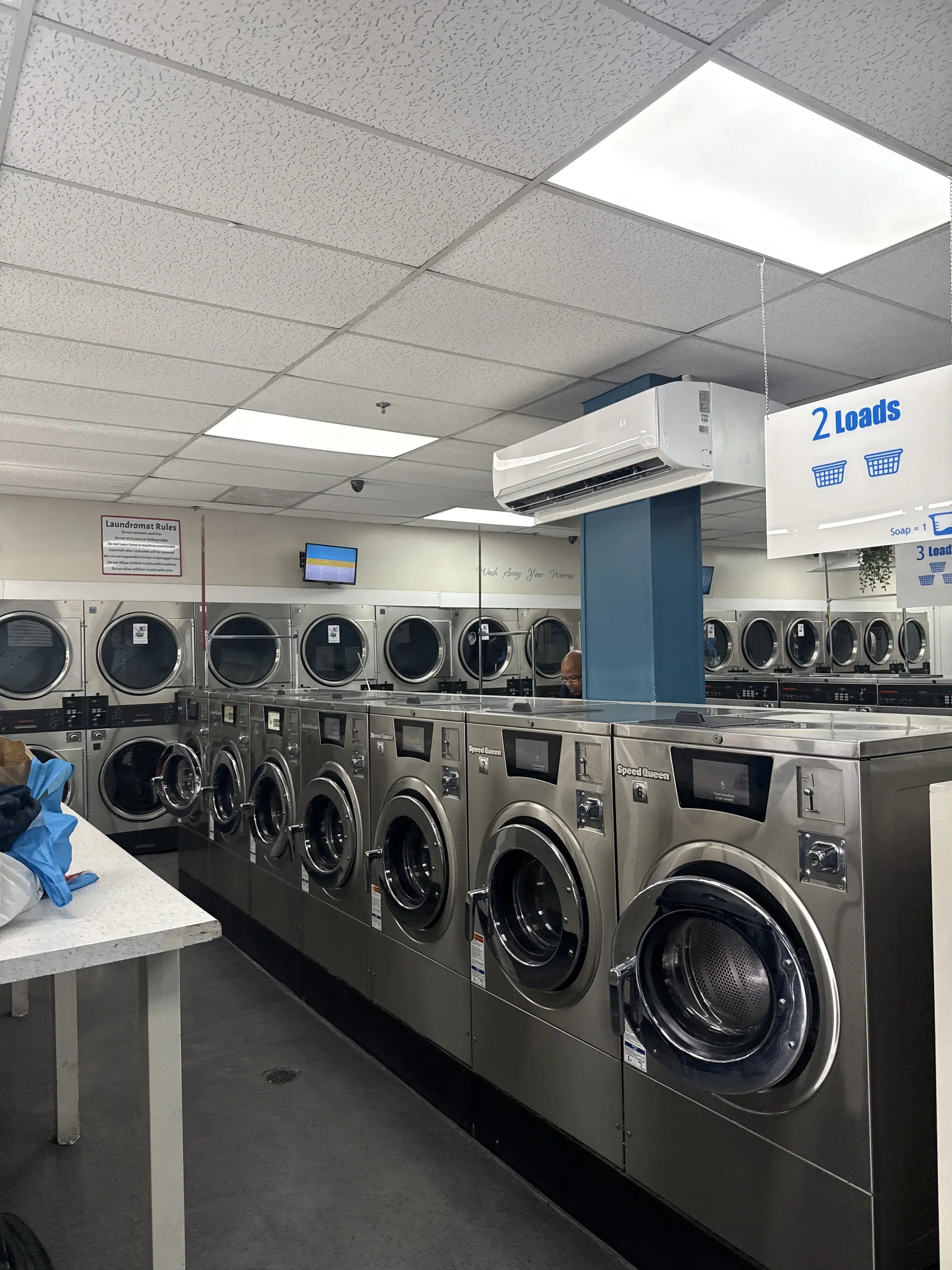 Busy Bubblez Laundromat - Image 3