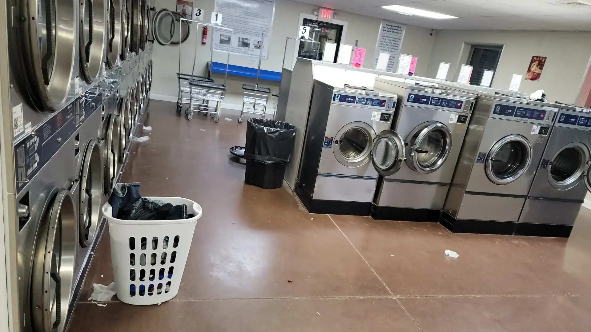 Busy Laundromat Bubbles - Image 10