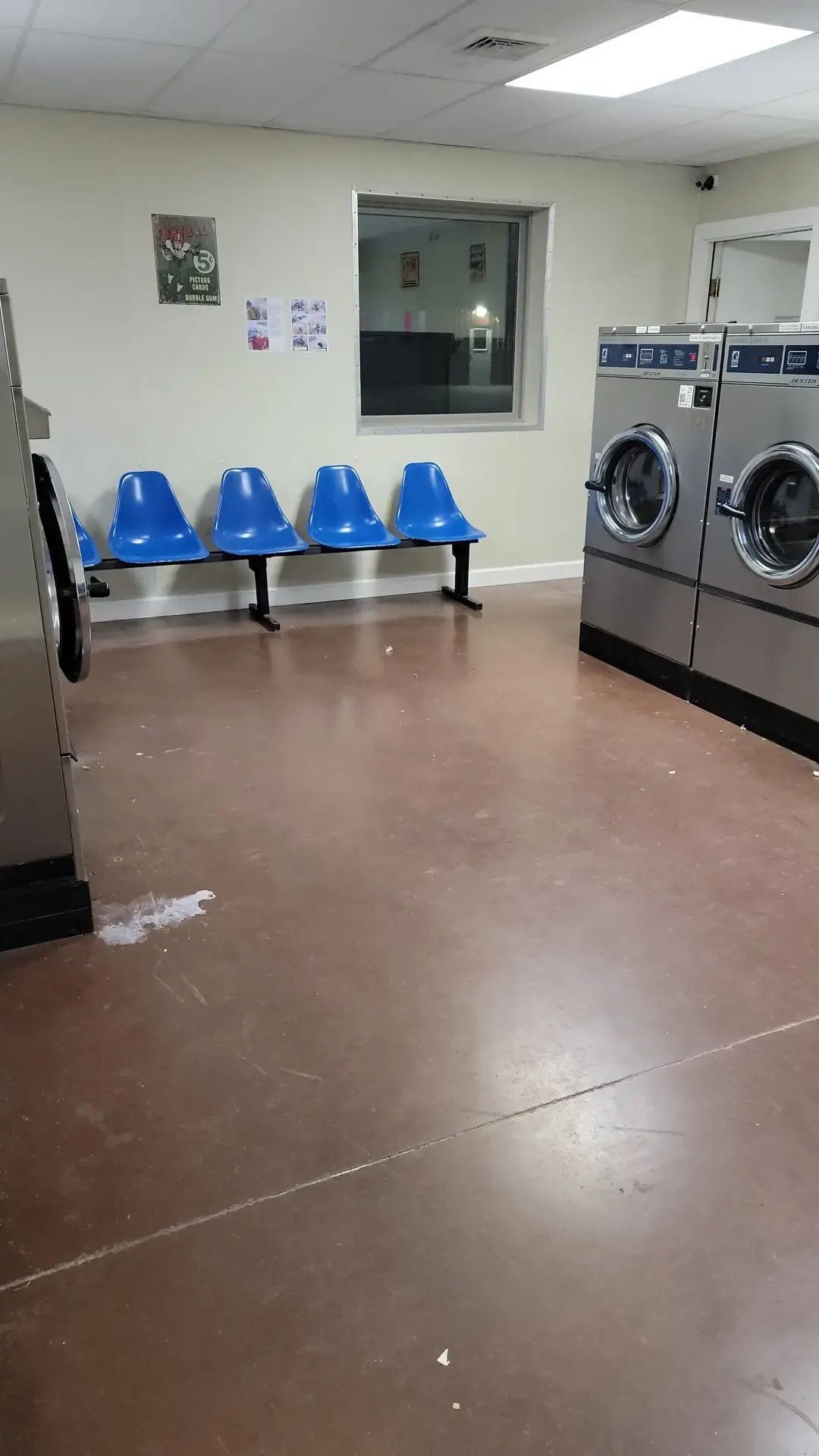 Busy Laundromat Bubbles - Image 12