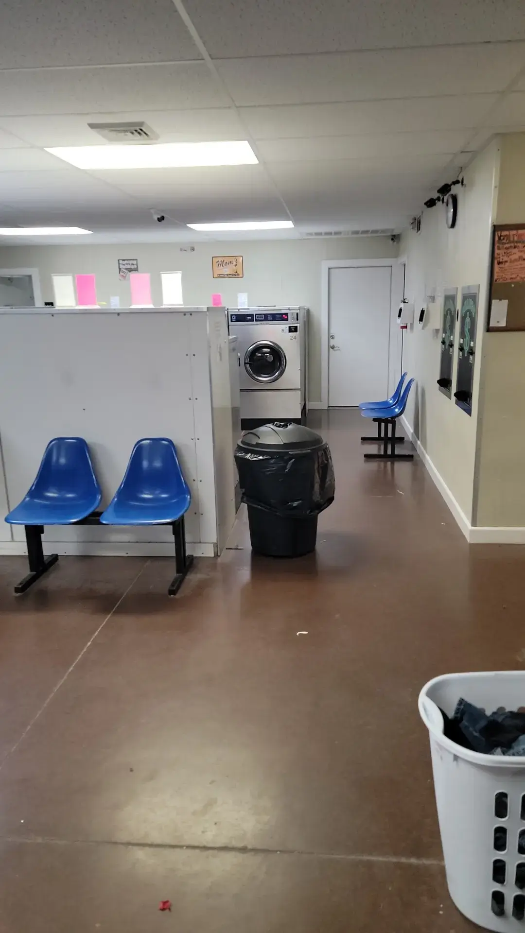 Busy Laundromat Bubbles - Image 6