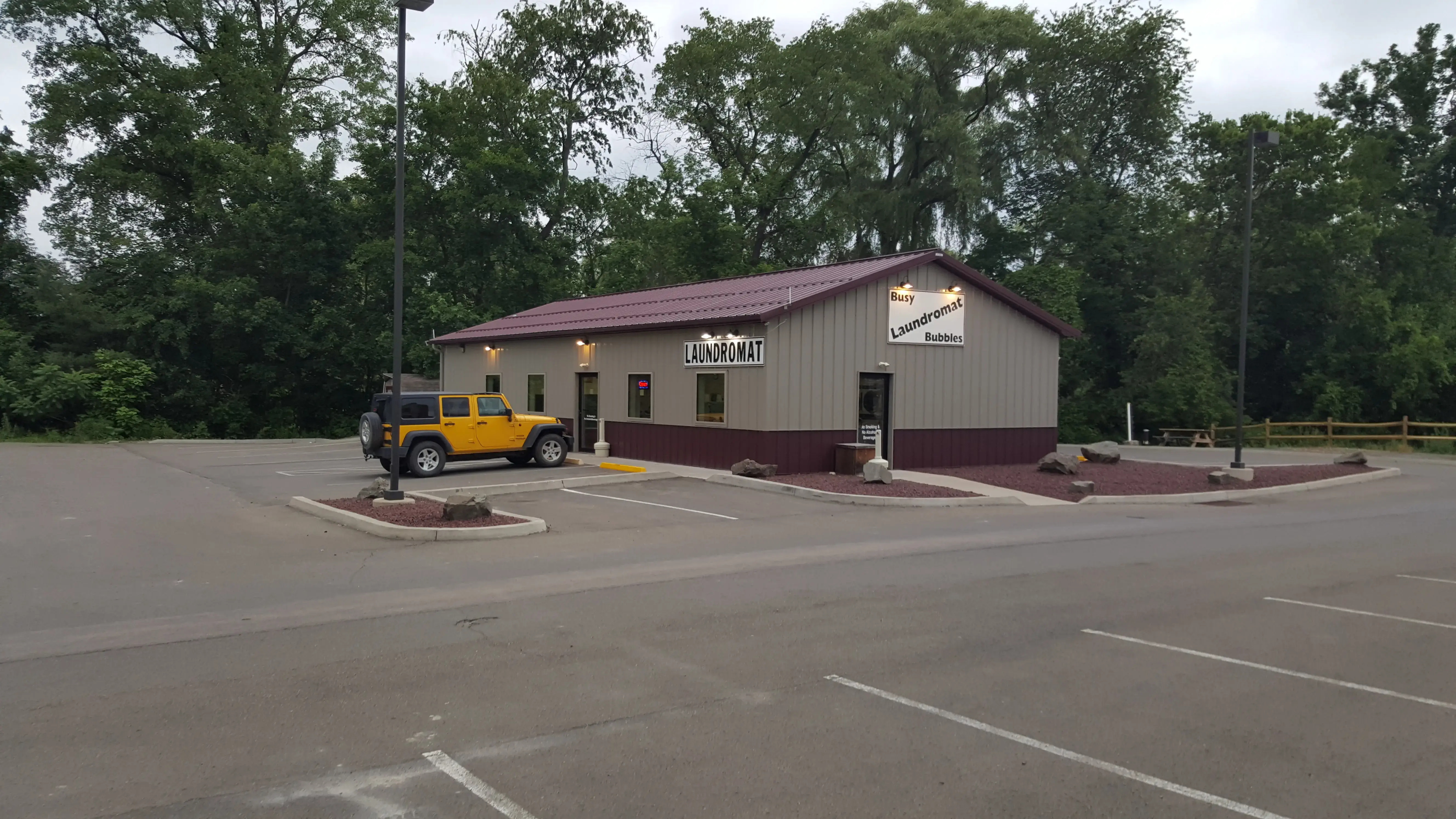 Busy Laundromat Bubbles - Image 9