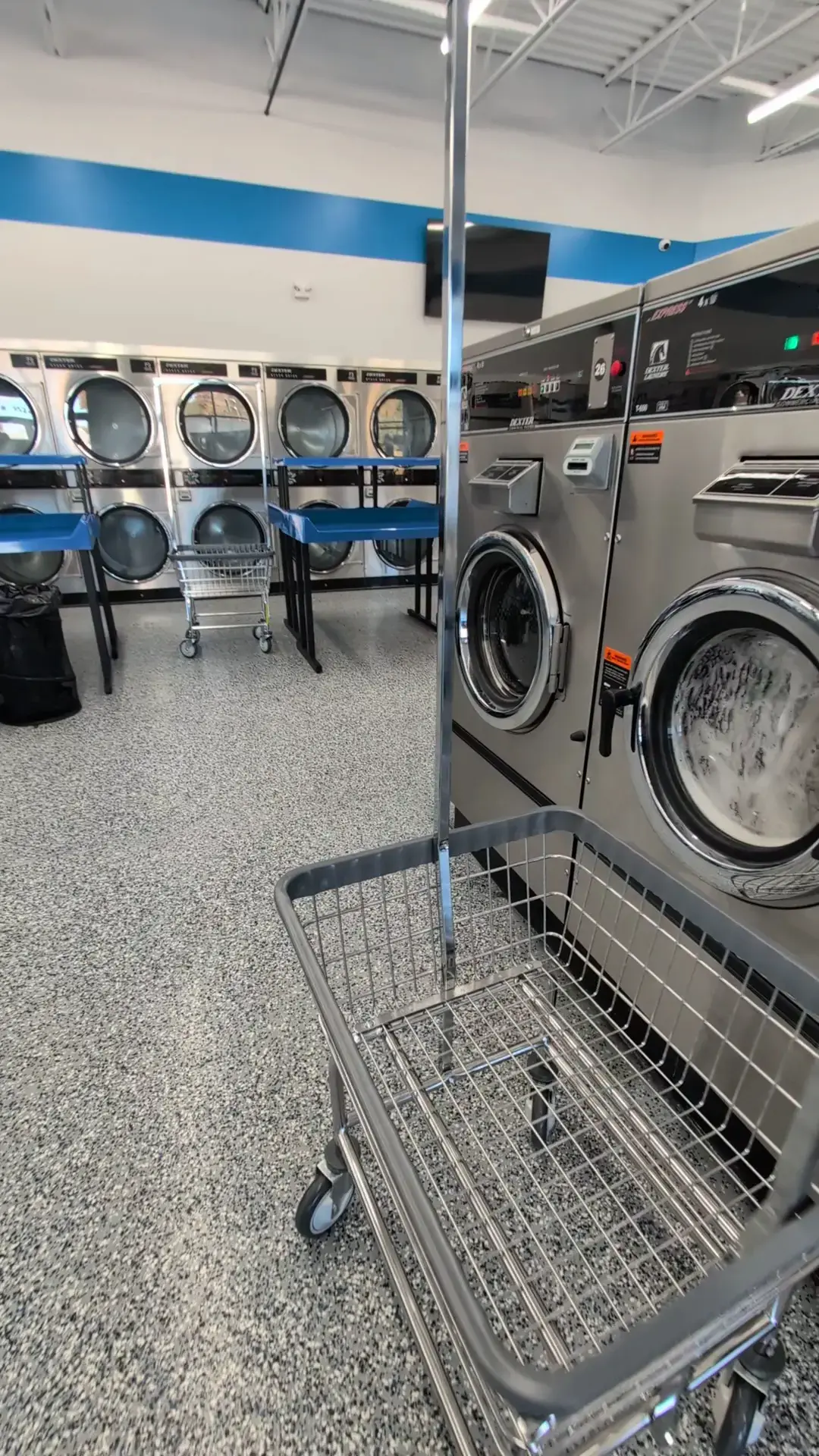 Buzz Thru Laundromat - Image 2