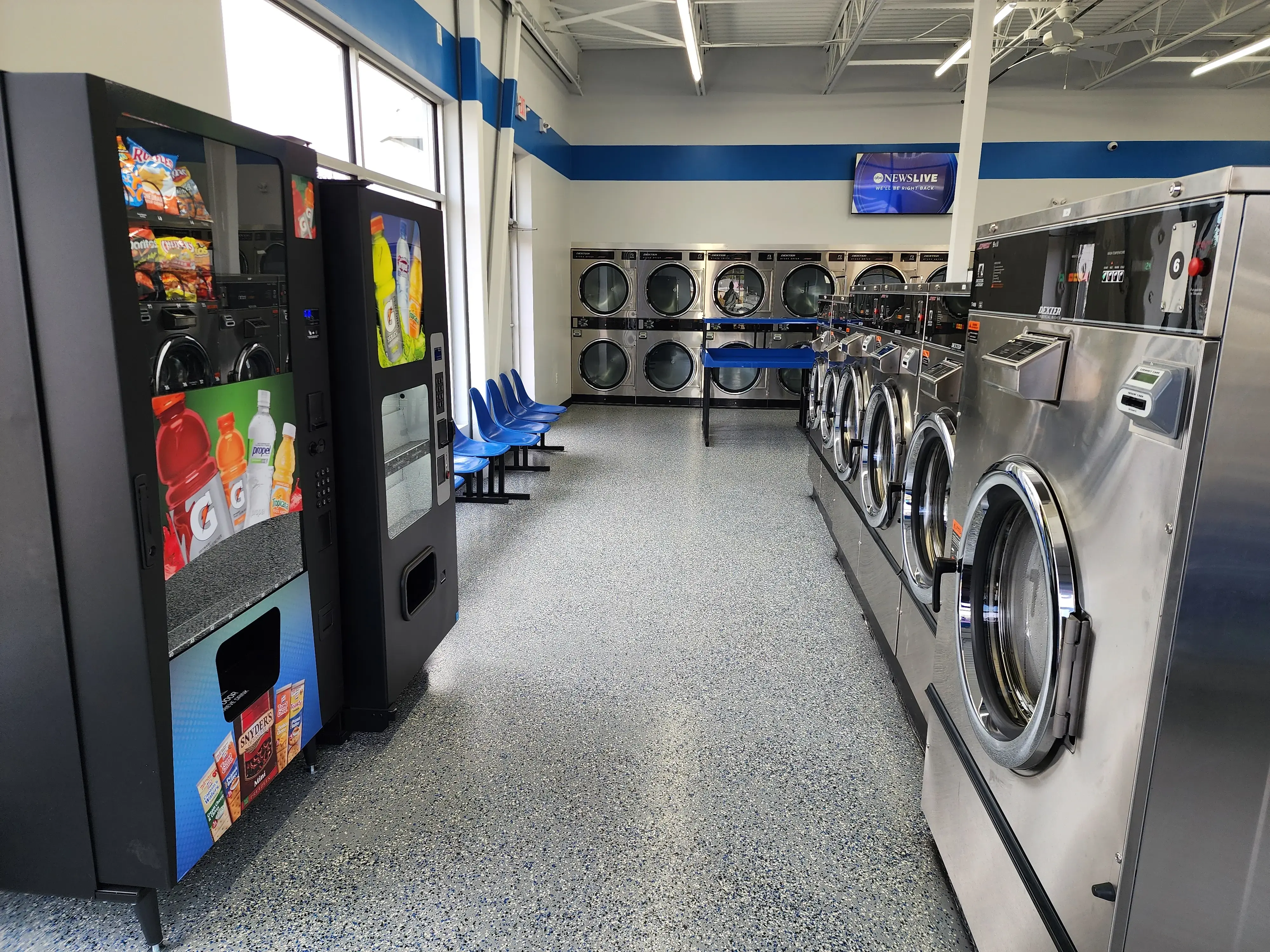 Buzz Thru Laundromat thumbnail 20