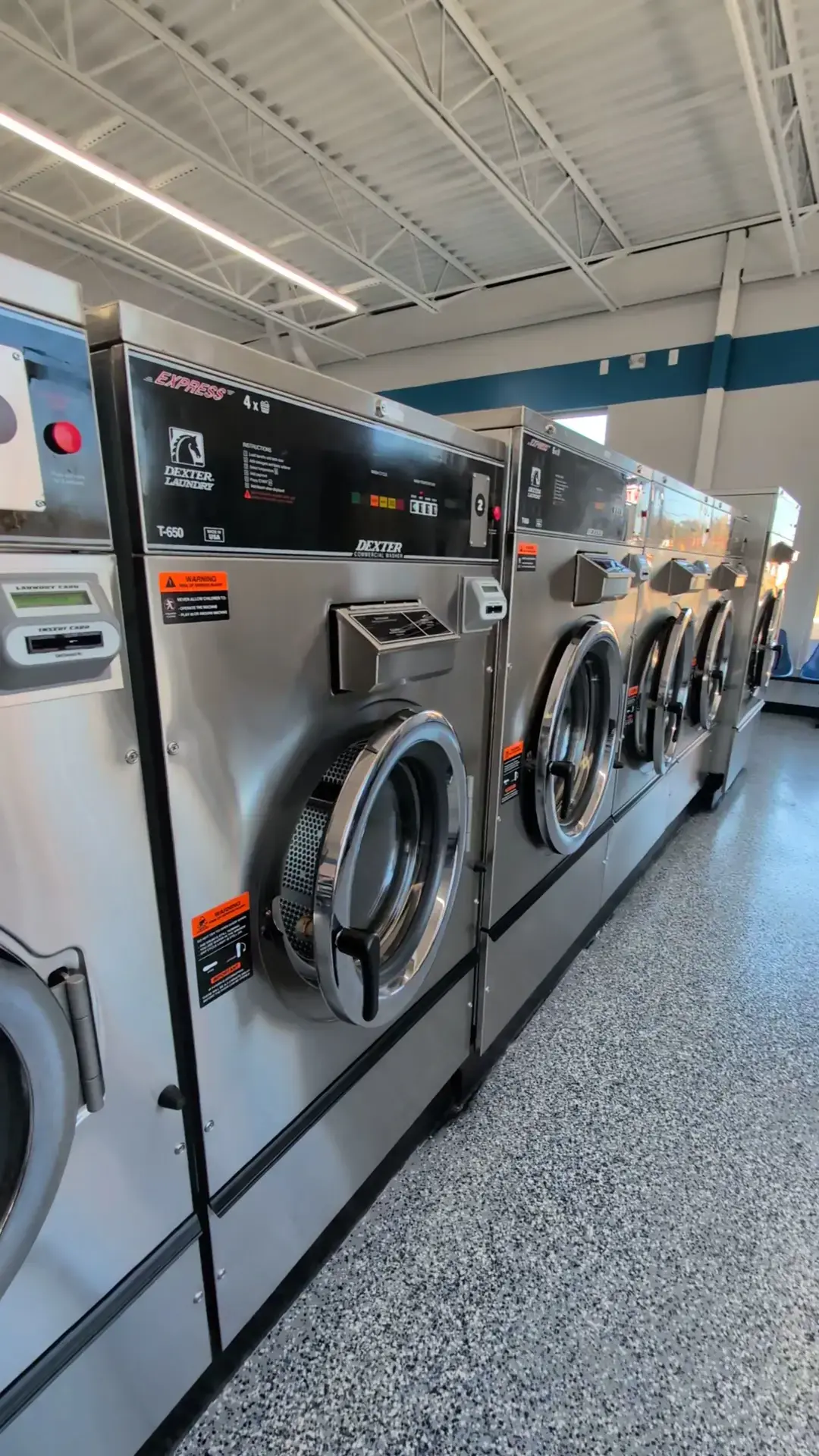 Buzz Thru Laundromat - Image 8