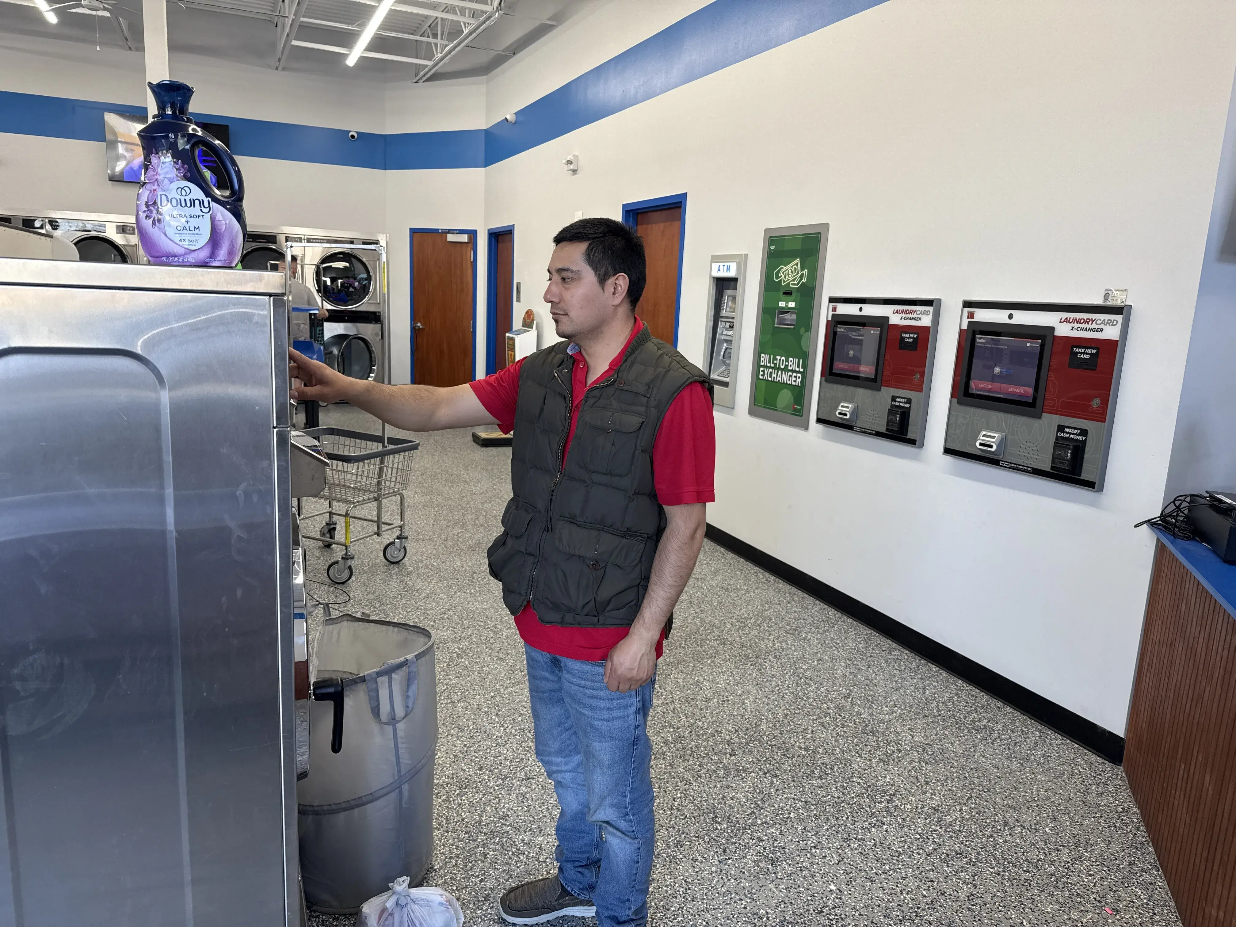 Buzz Thru Laundromat thumbnail 6