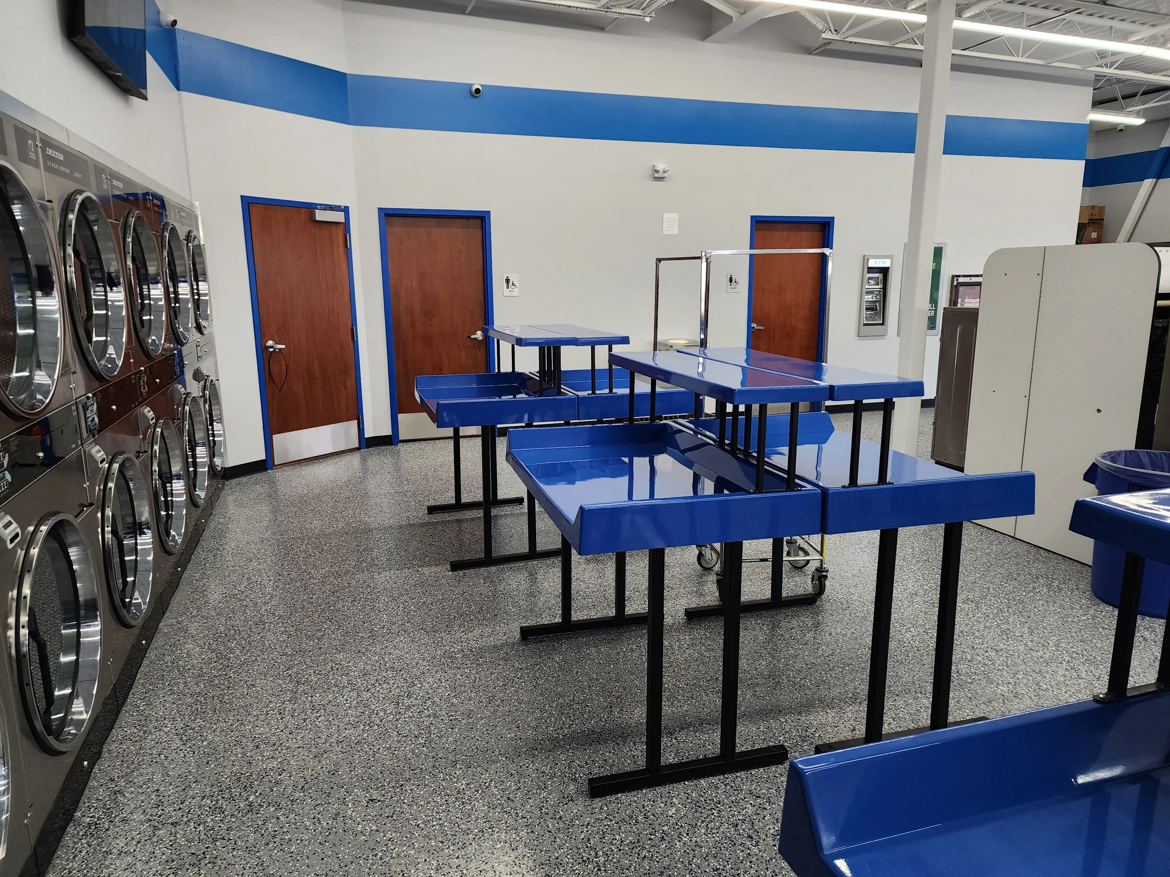 Buzz Thru Laundromat thumbnail 9